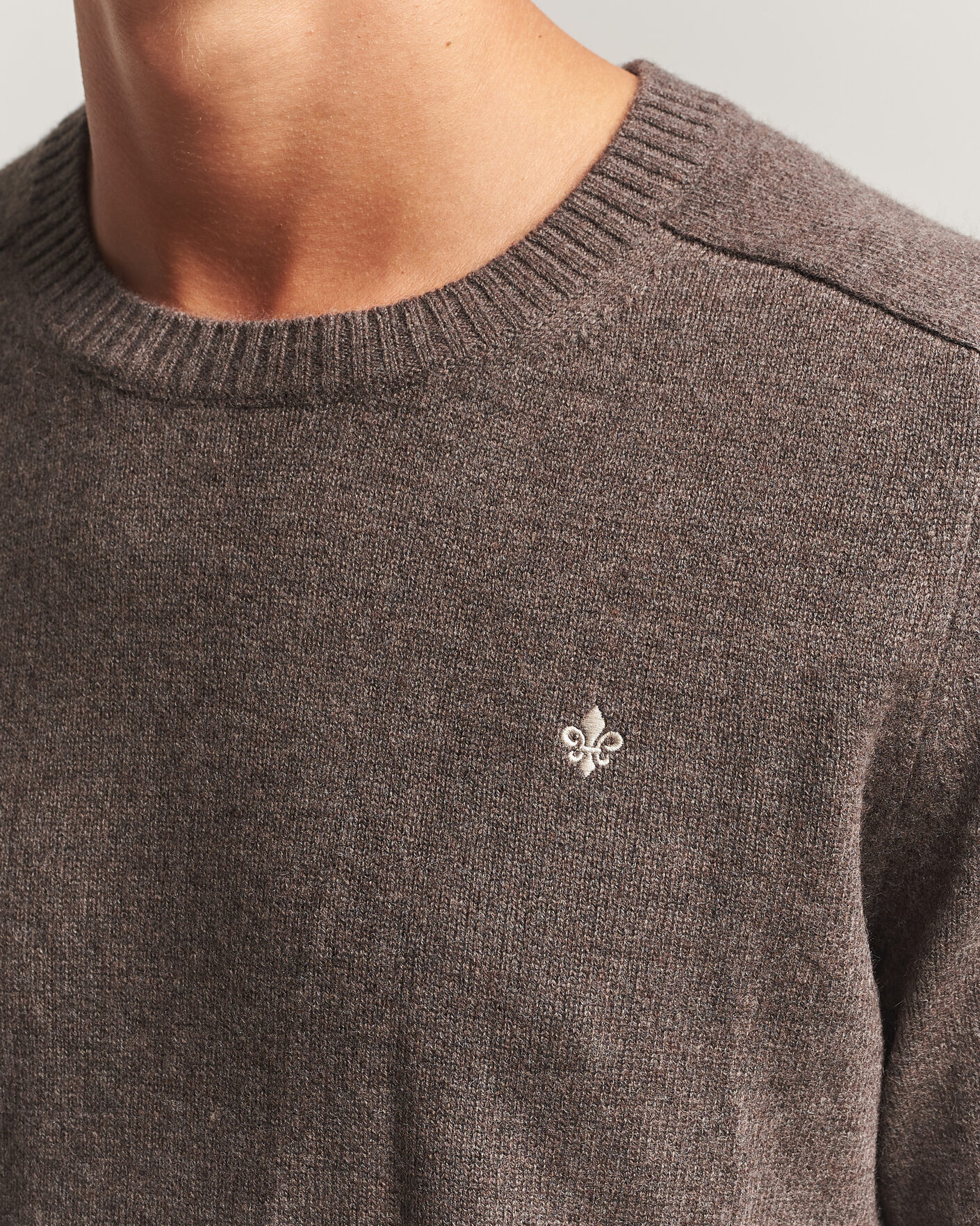 Herr | Tröjor | Morris | Hertford Lambswool Crew Neck Brown