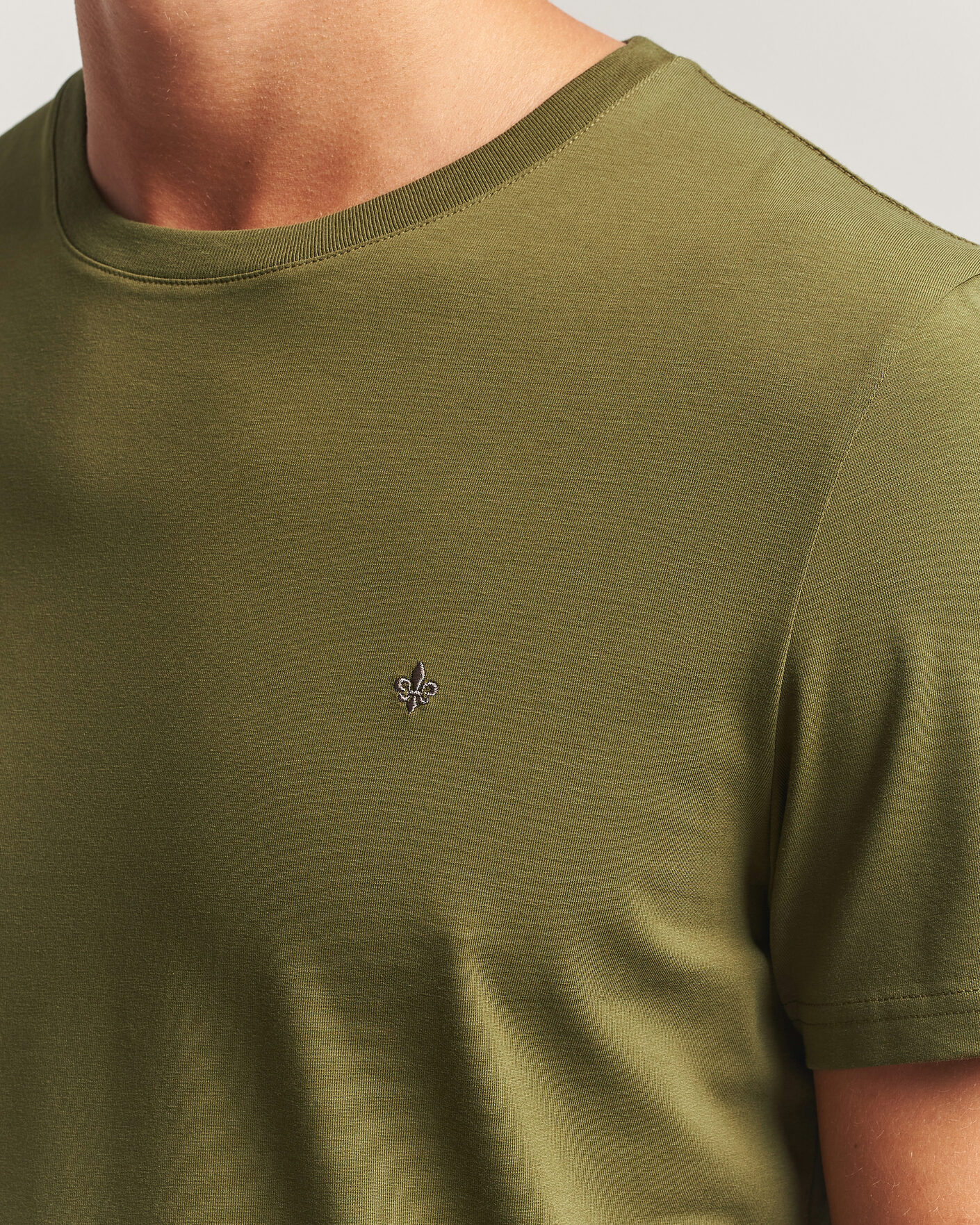 Herr | T-Shirts | Morris | James Crew Neck T-Shirt Olive