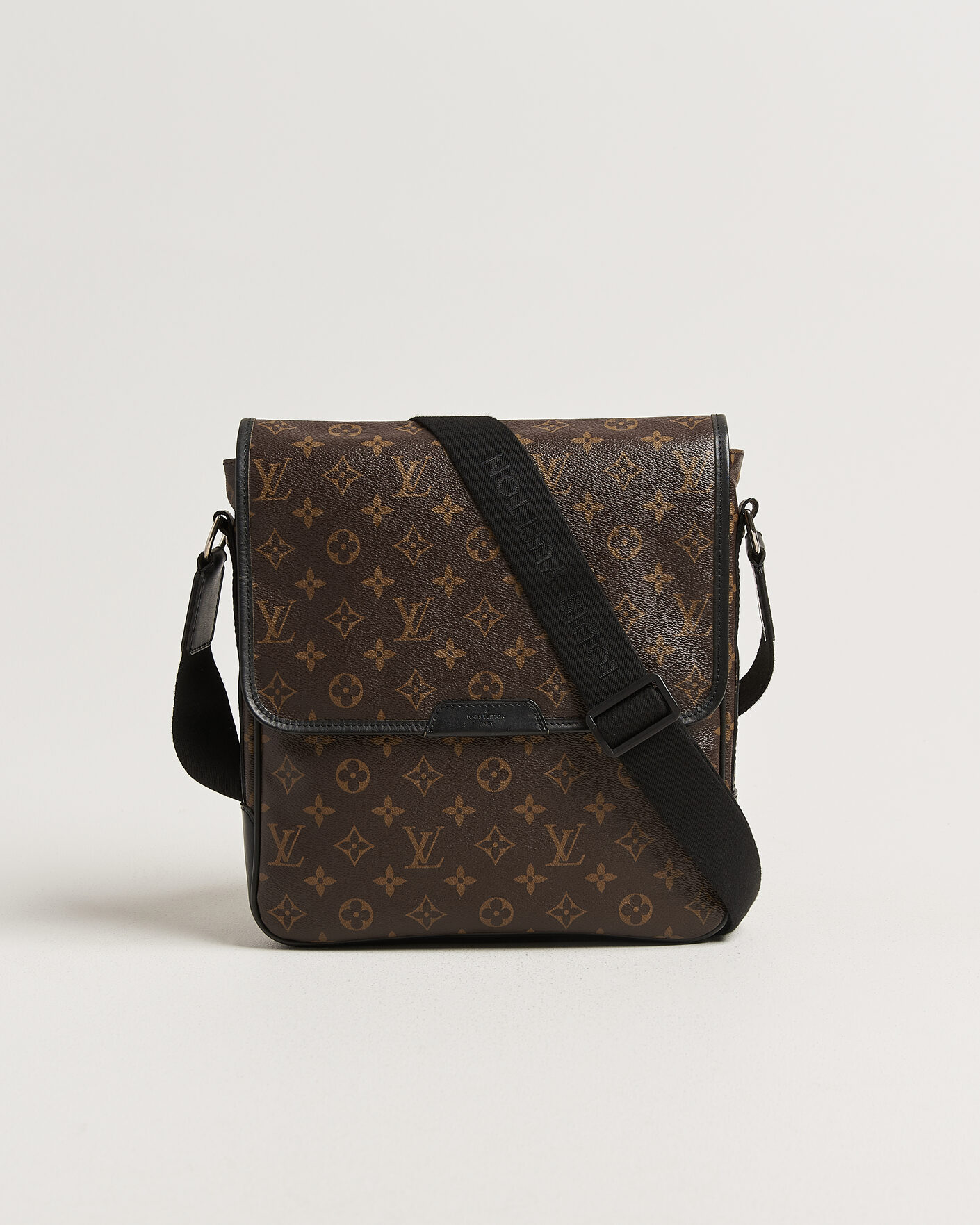Herr | Pre-Owned & Vintage Bags | Louis Vuitton Pre-Owned | Messenger Bag Monogram Macassar