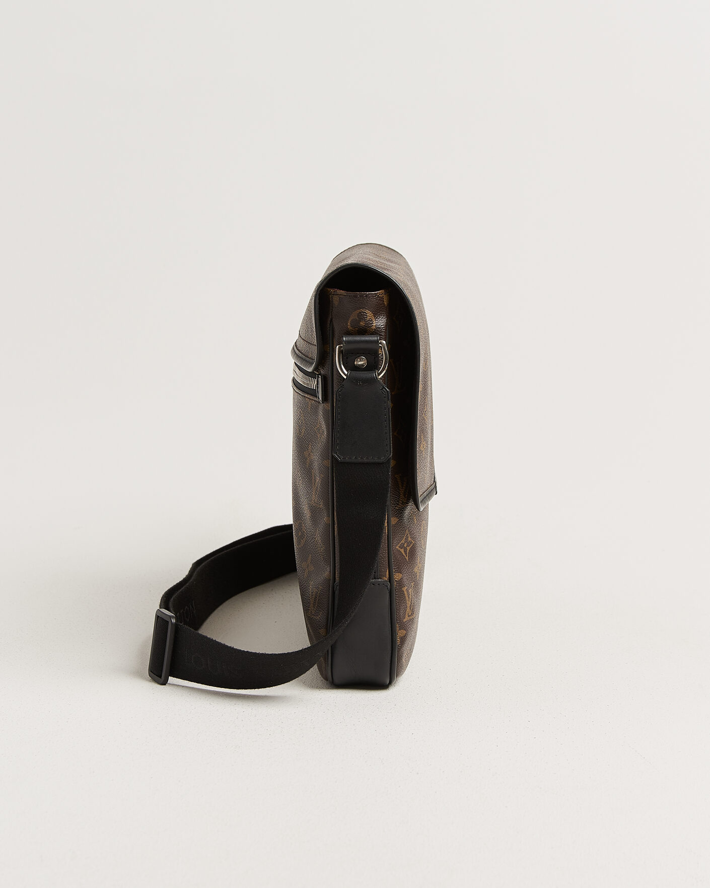 Herr | Pre-Owned & Vintage Bags | Louis Vuitton Pre-Owned | Messenger Bag Monogram Macassar