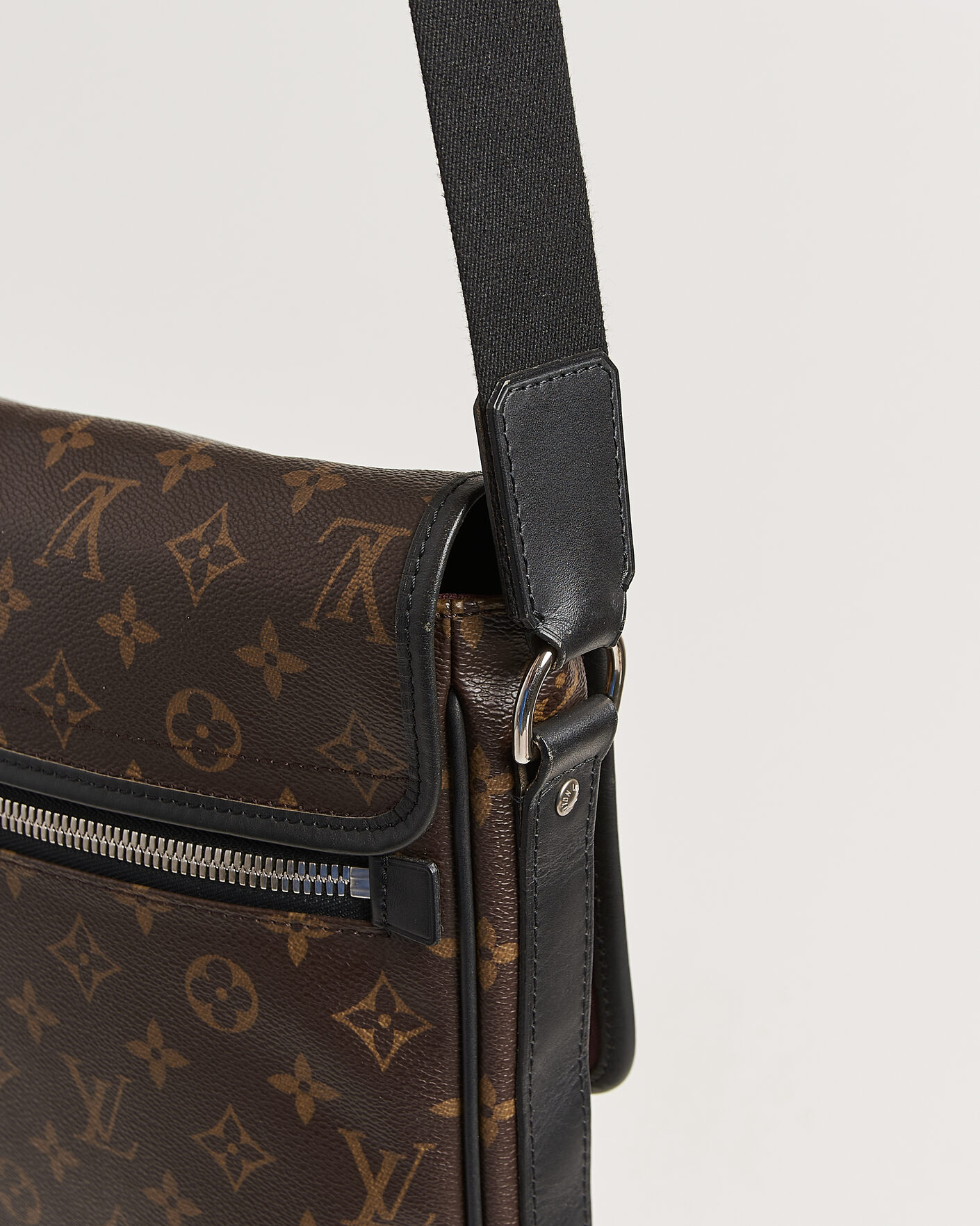 Herr | Pre-Owned & Vintage Bags | Louis Vuitton Pre-Owned | Messenger Bag Monogram Macassar