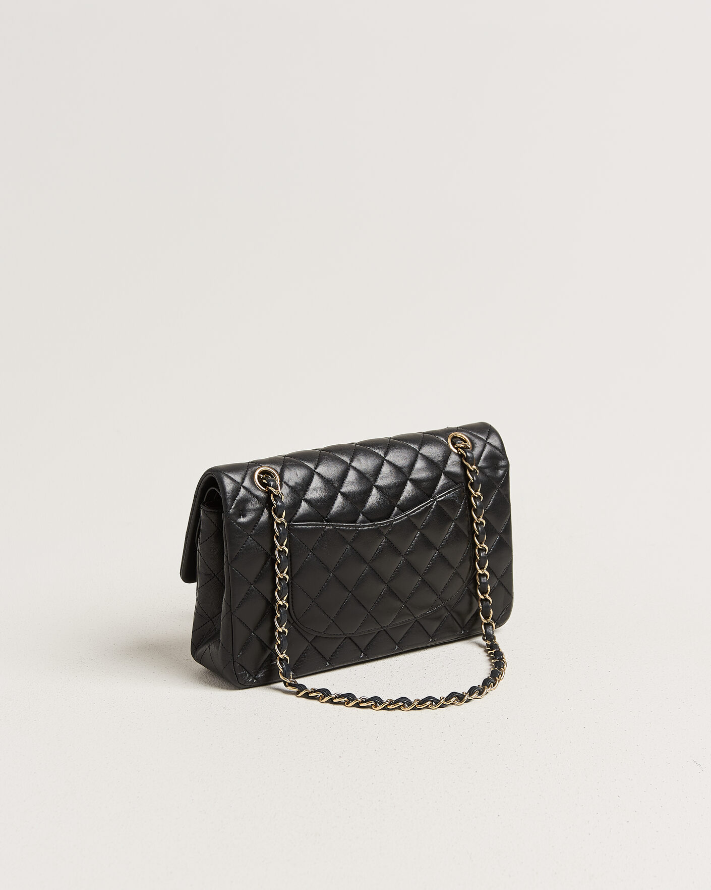 Herr | Pre-Owned & Vintage Bags | Chanel Pre-Owned | Classic Medium Double Flap Bag Lambskin Black