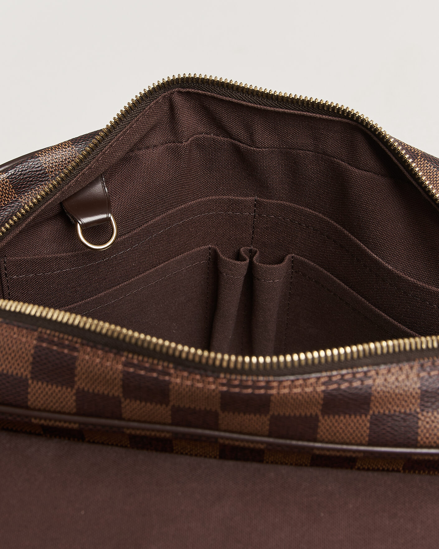 Herr | Pre-Owned & Vintage Bags | Louis Vuitton Pre-Owned | Messenger Bag Damier Ebene