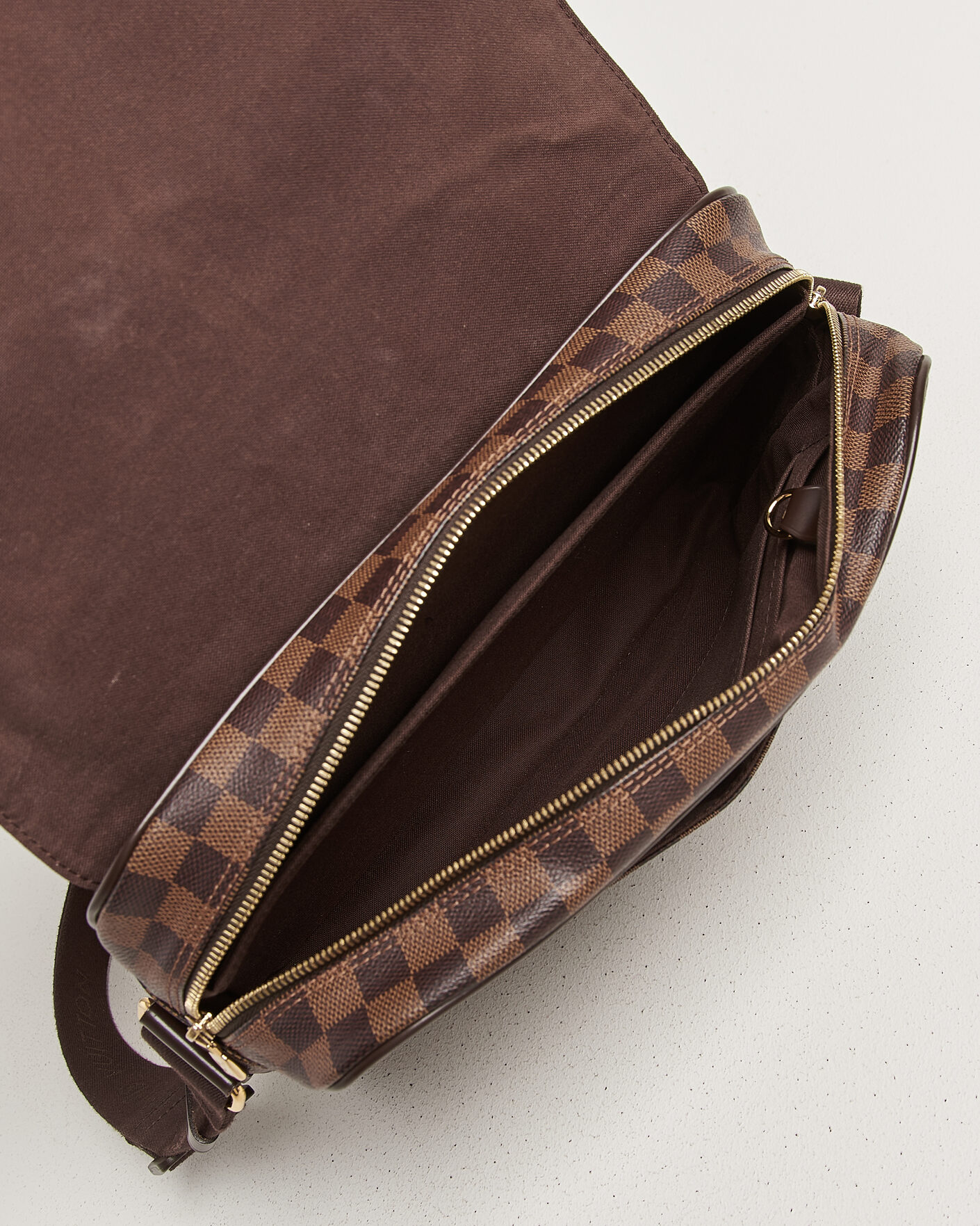 Herr | Pre-Owned & Vintage Bags | Louis Vuitton Pre-Owned | Messenger Bag Damier Ebene