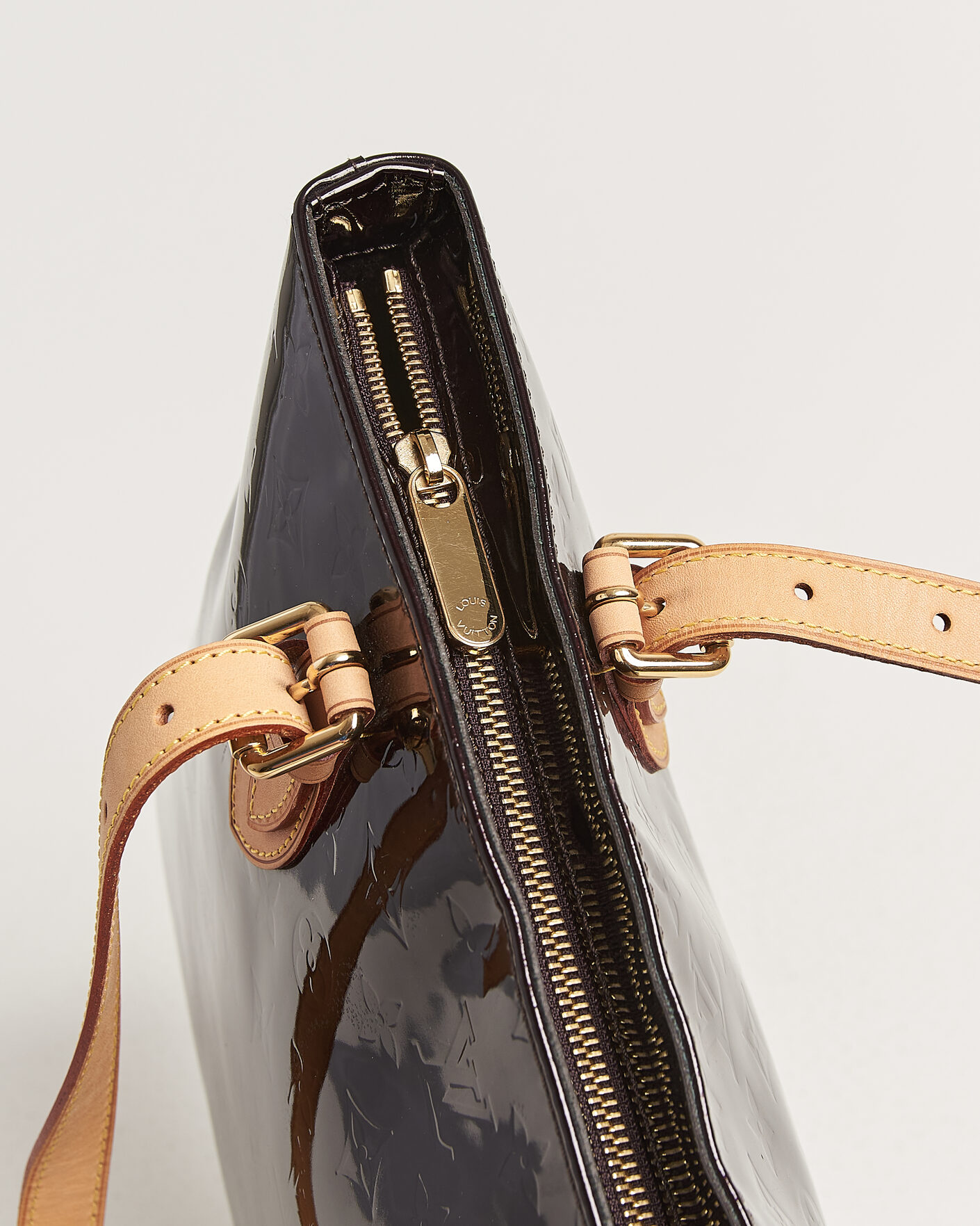 Herr | Pre-Owned & Vintage Bags | Louis Vuitton Pre-Owned | Brentwood Tote Bag Vernis Leather Burgundy