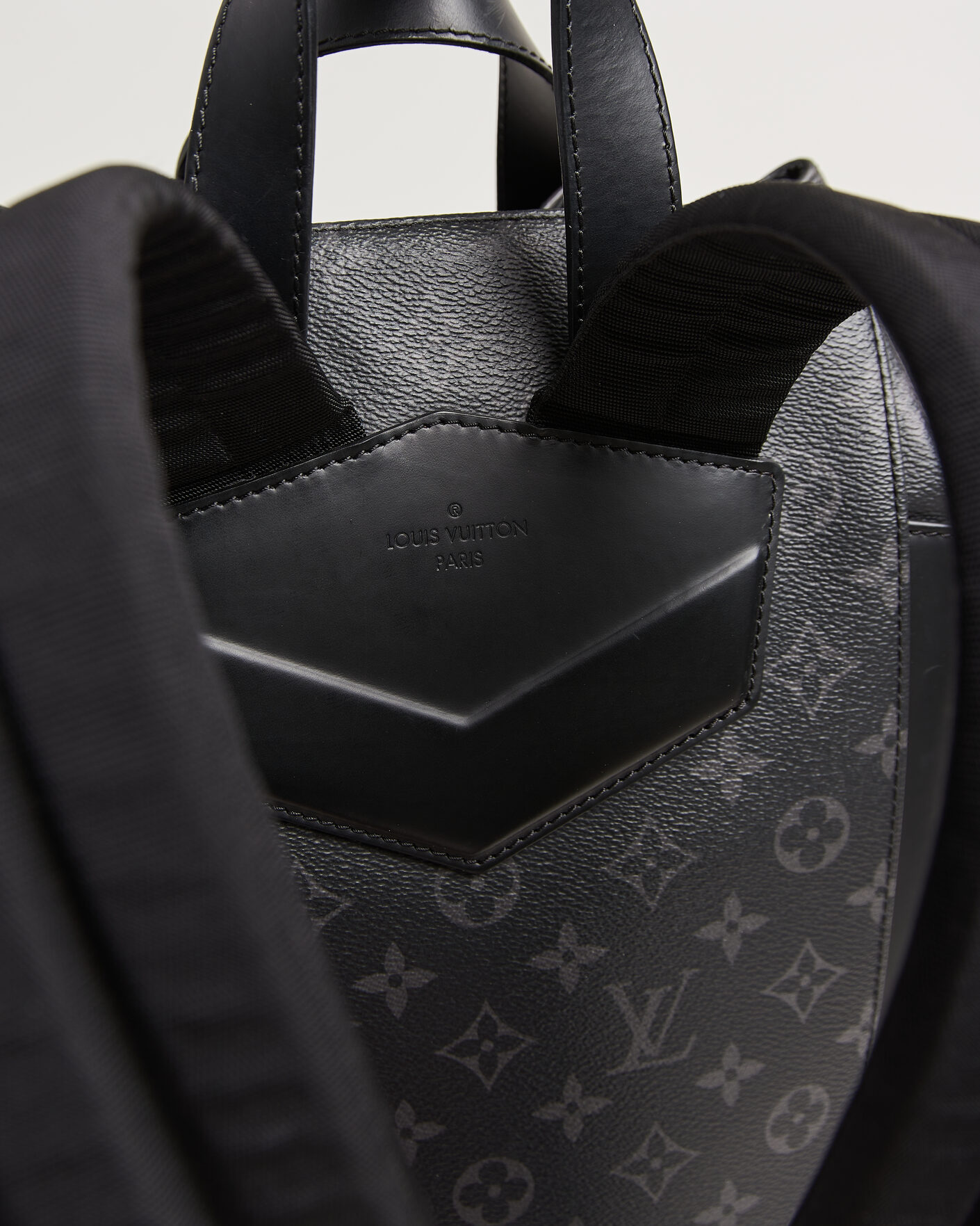 Herr | Pre-Owned & Vintage Bags | Louis Vuitton Pre-Owned | Explorer Backpack Monogram Eclipse