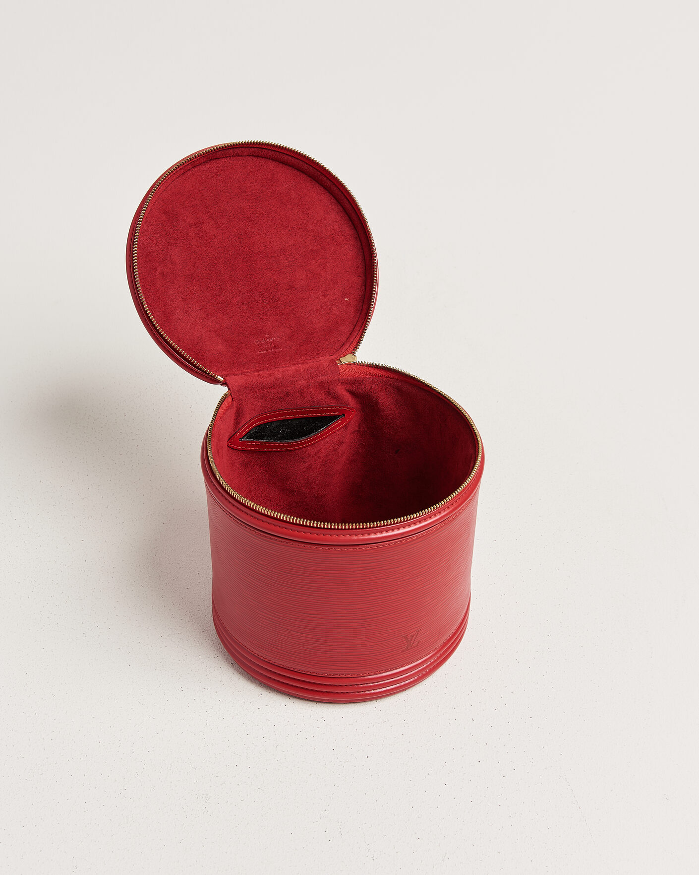 Herr | Pre-Owned & Vintage Bags | Louis Vuitton Pre-Owned | Cannes Vanity Case Epi Leather Red