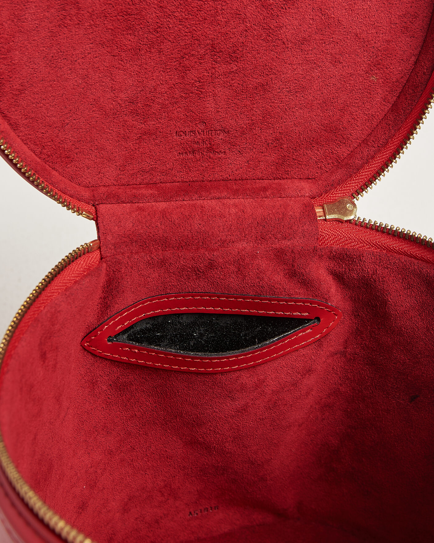 Herr | Pre-Owned & Vintage Bags | Louis Vuitton Pre-Owned | Cannes Vanity Case Epi Leather Red