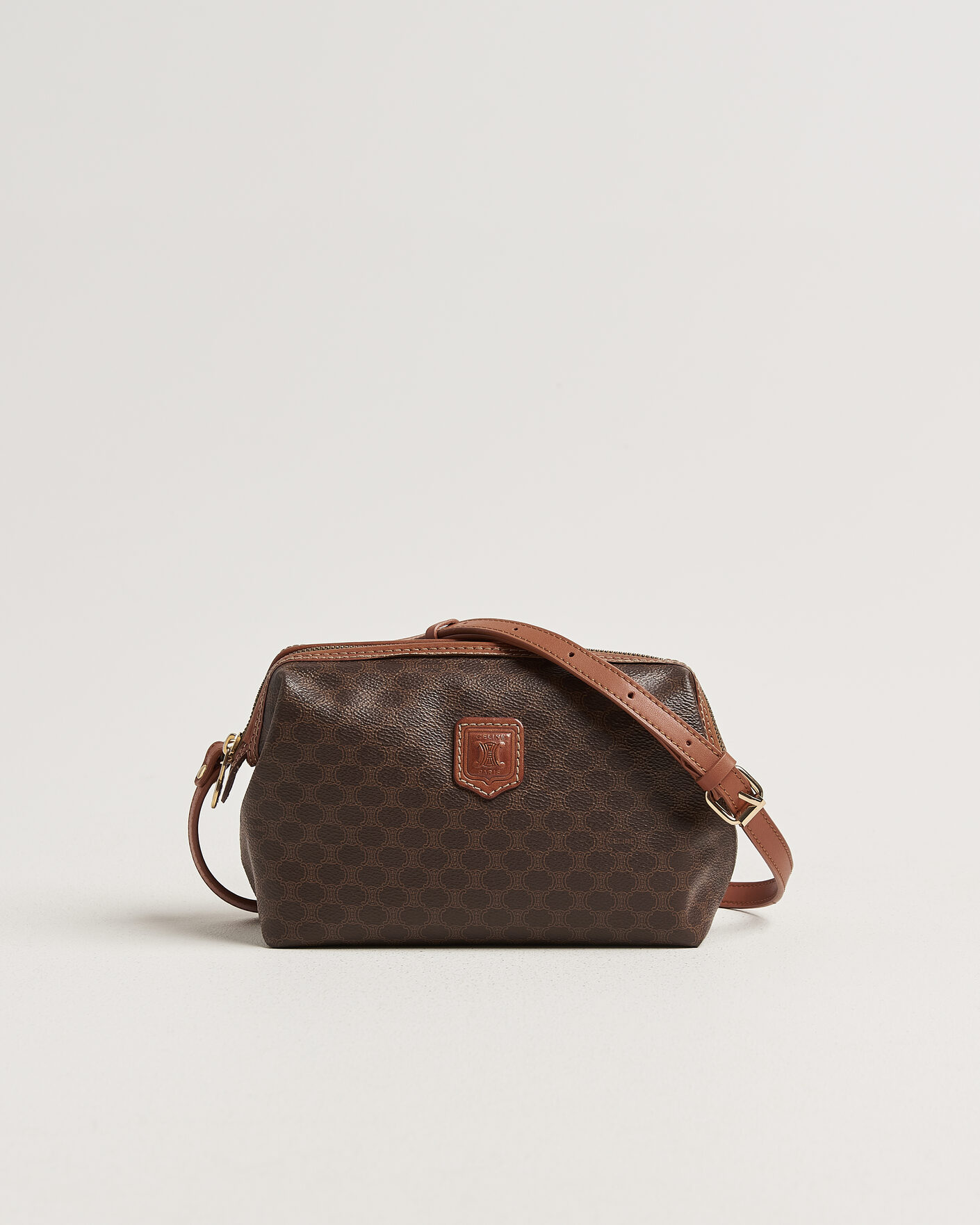 Herr | Pre-Owned & Vintage Bags | Celine Pre-Owned | Macadame Pouch Bag Monogram