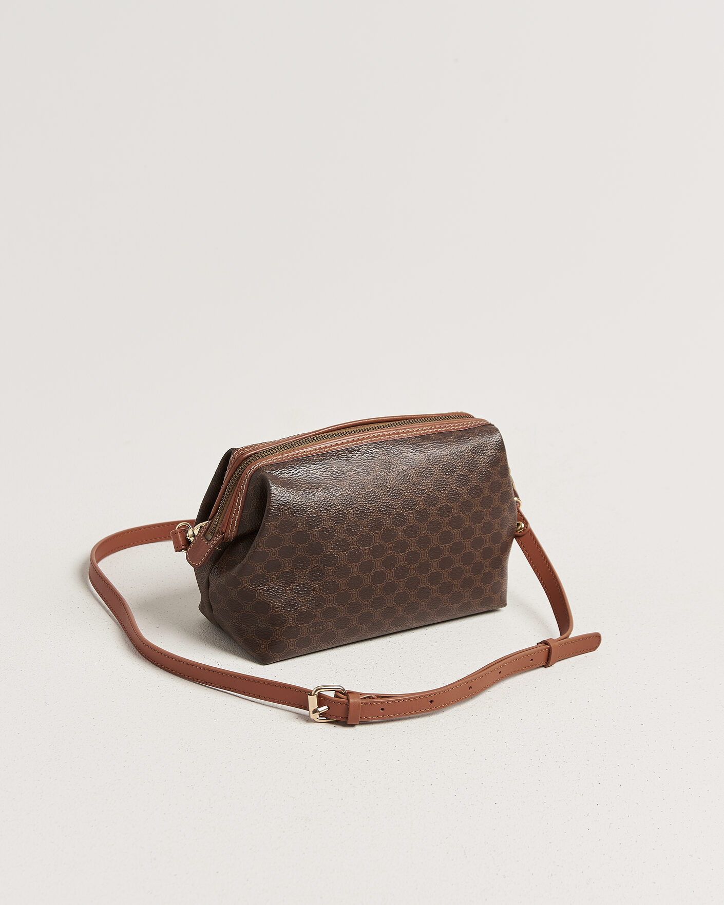 Herr | Pre-Owned & Vintage Bags | Celine Pre-Owned | Macadame Pouch Bag Monogram