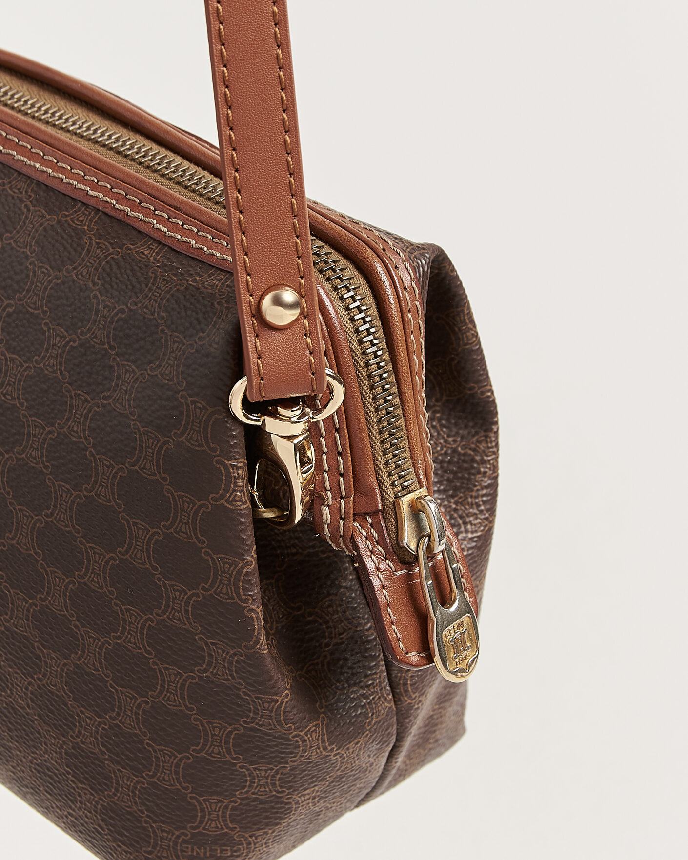 Herr | Pre-Owned & Vintage Bags | Celine Pre-Owned | Macadame Pouch Bag Monogram