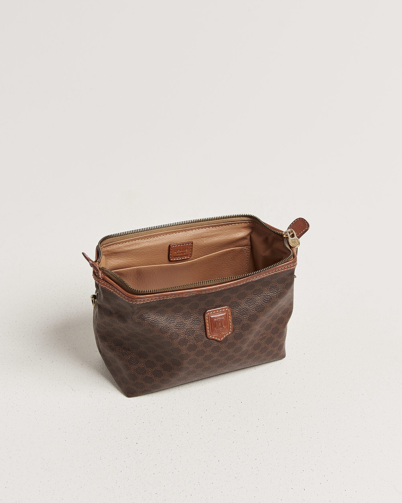 Herr | Pre-Owned & Vintage Bags | Celine Pre-Owned | Macadame Pouch Bag Monogram