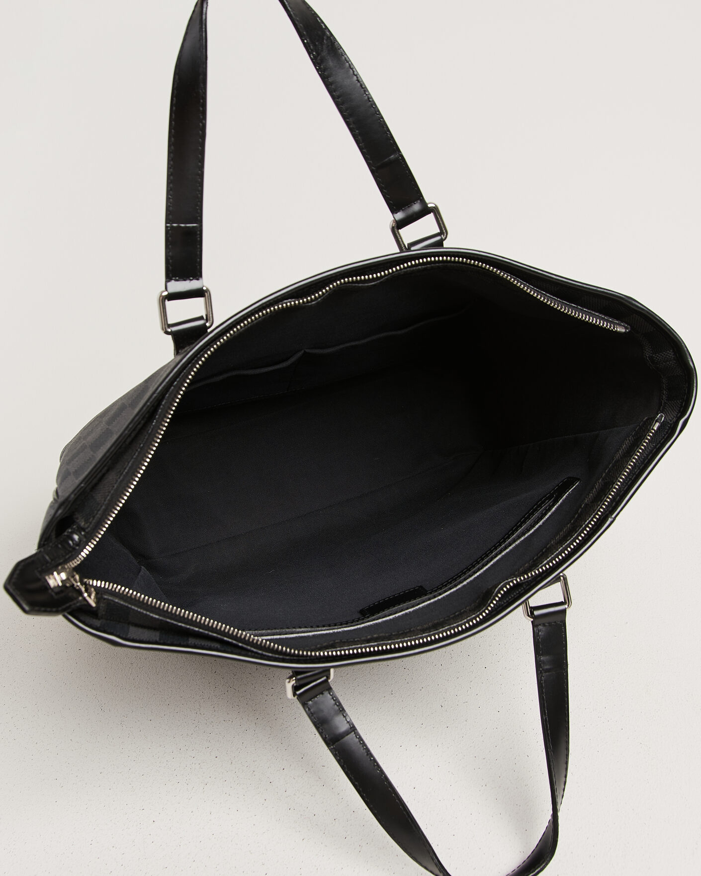 Herr | Pre-Owned & Vintage Bags | Louis Vuitton Pre-Owned | Tadao Tote Bag Damier Graphite