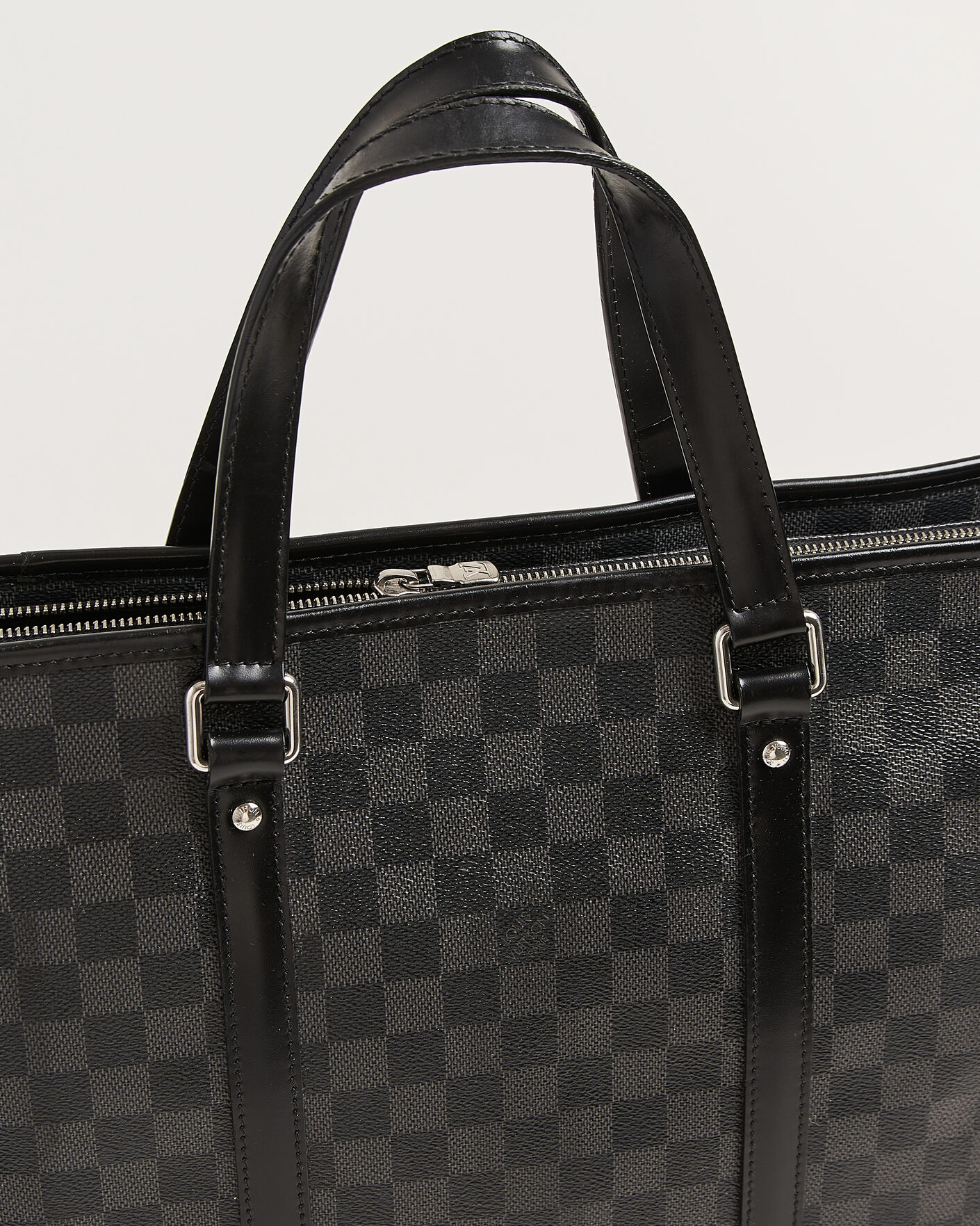 Herr | Pre-Owned & Vintage Bags | Louis Vuitton Pre-Owned | Tadao Tote Bag Damier Graphite