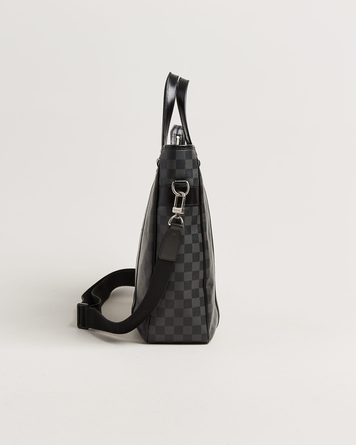Herr | Pre-Owned & Vintage Bags | Louis Vuitton Pre-Owned | Tadao Tote Bag Damier Graphite