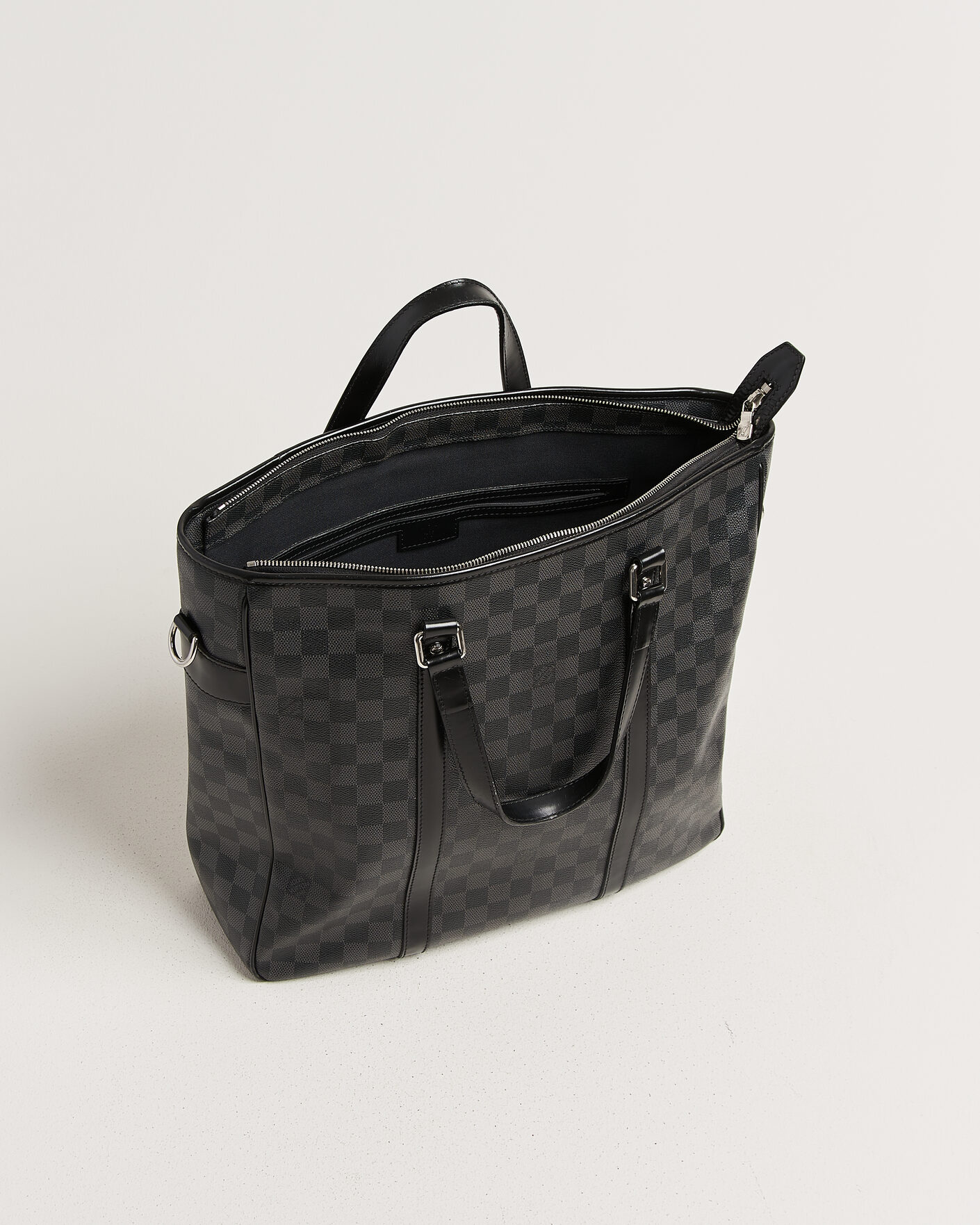 Herr | Pre-Owned & Vintage Bags | Louis Vuitton Pre-Owned | Tadao Tote Bag Damier Graphite