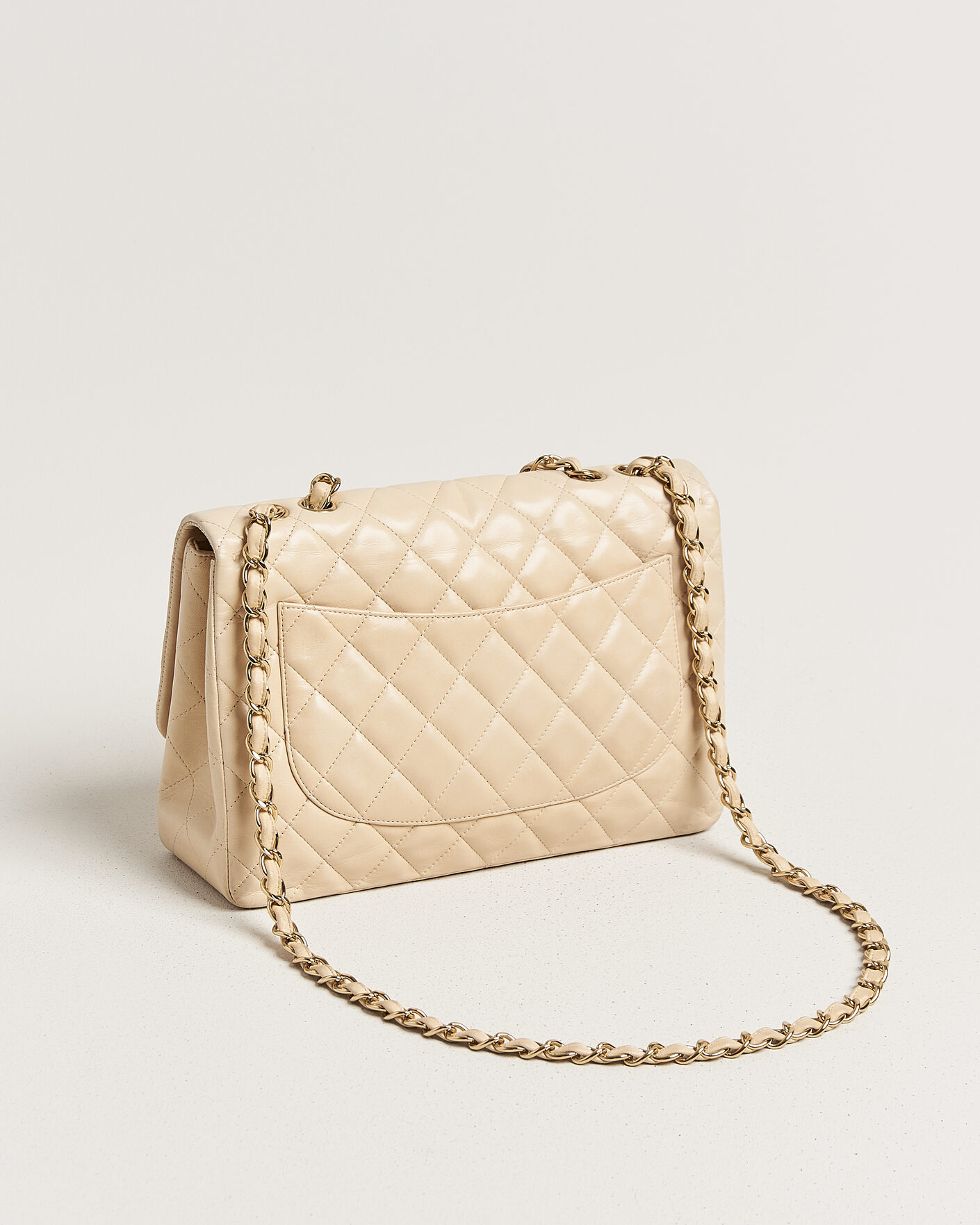 Herr | Pre-Owned & Vintage Bags | Chanel Pre-Owned | Classic Jumbo Single Flap Bag Lambskin Beige