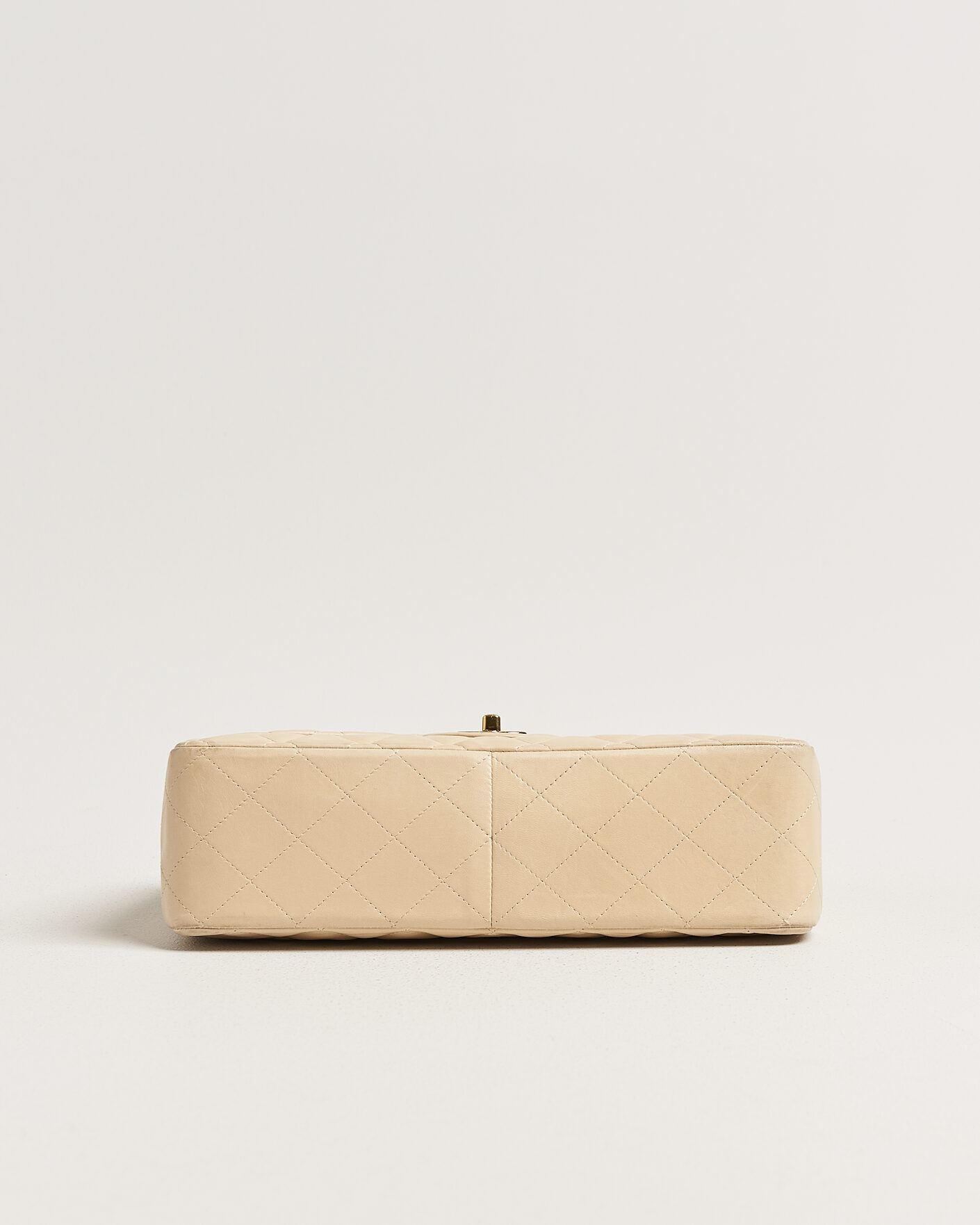Herr | Pre-Owned & Vintage Bags | Chanel Pre-Owned | Classic Jumbo Single Flap Bag Lambskin Beige