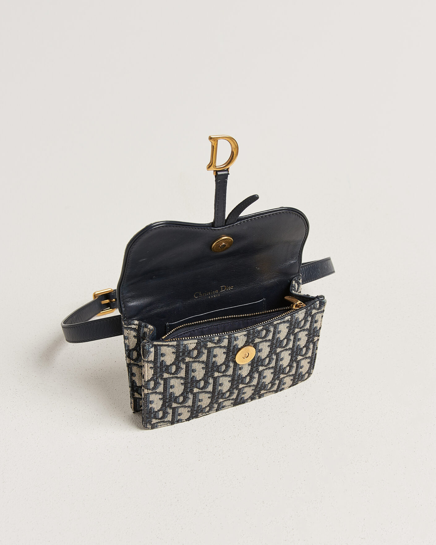 Herr | Pre-Owned & Vintage Bags | Dior Pre-Owned | Saddle Rectangular Belt Bag Blue