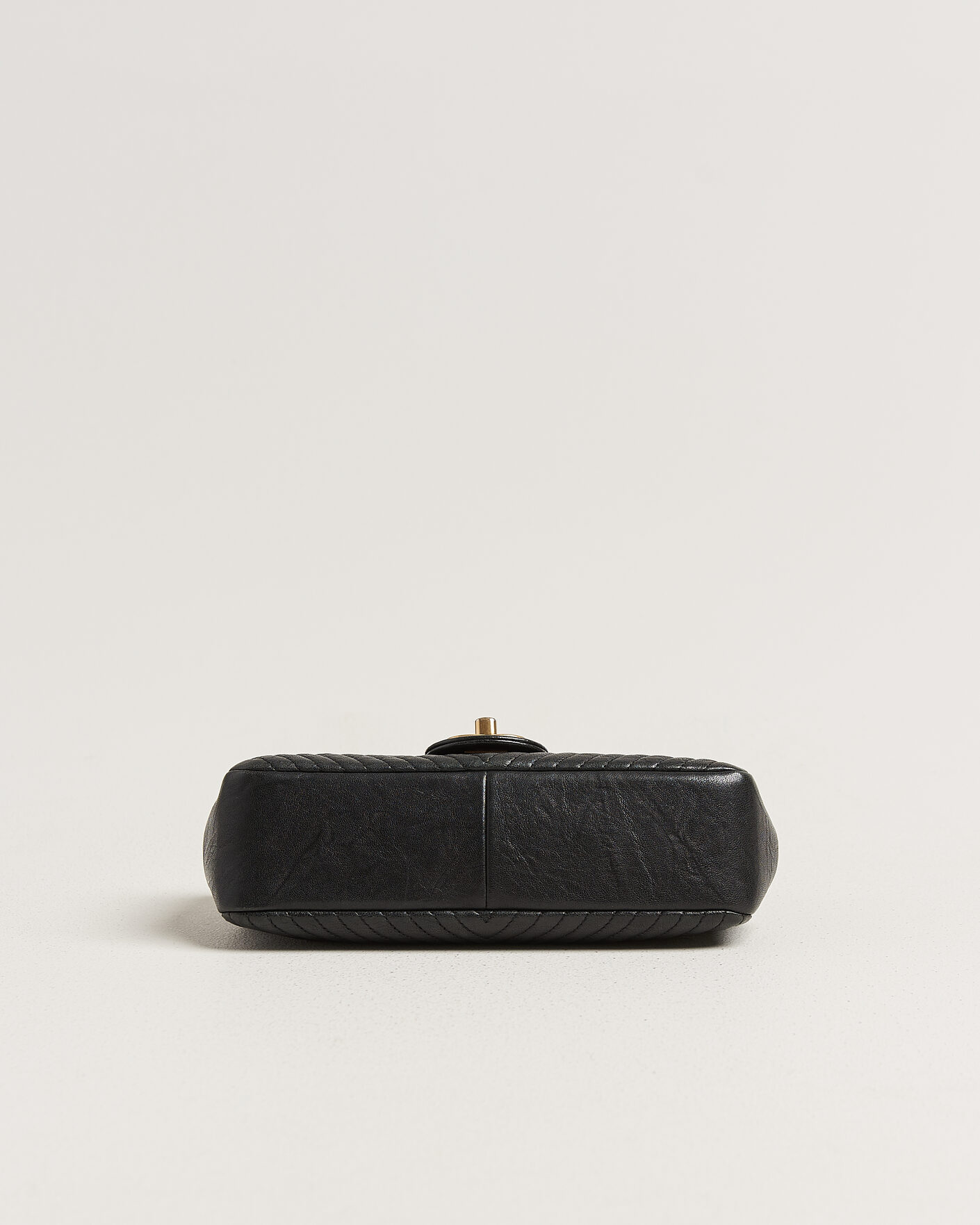 Herr | Pre-Owned & Vintage Bags | Chanel Pre-Owned | Chevron Small Flap Bag Black