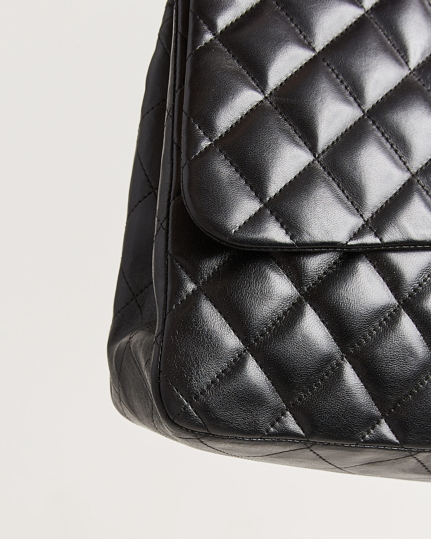 Herr | Pre-Owned & Vintage Bags | Chanel Pre-Owned | Classic Jumbo Single Flap Bag Lambskin Black