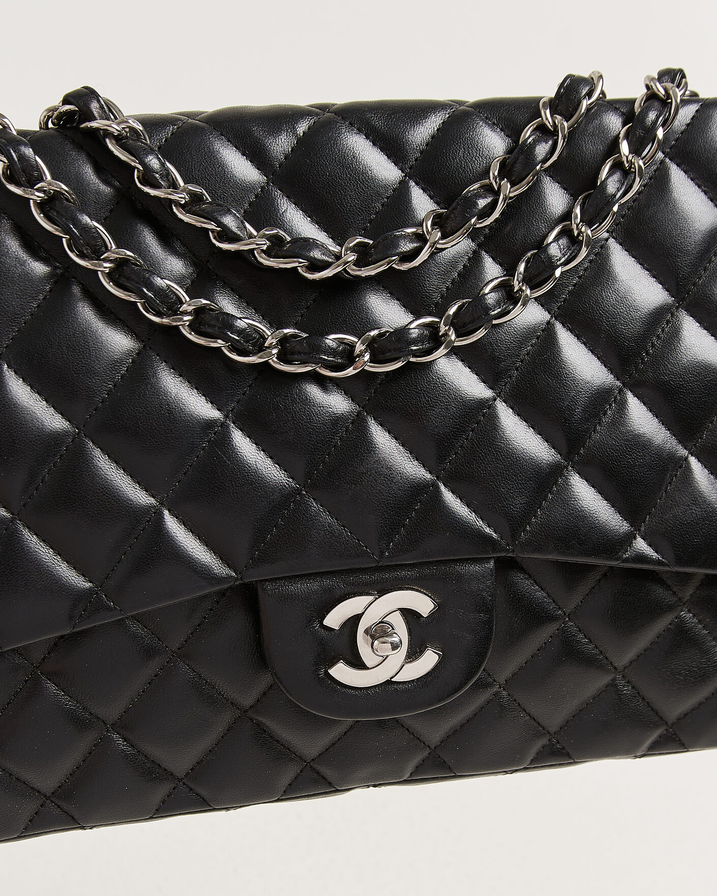 Herr | Pre-Owned & Vintage Bags | Chanel Pre-Owned | Classic Jumbo Single Flap Bag Lambskin Black
