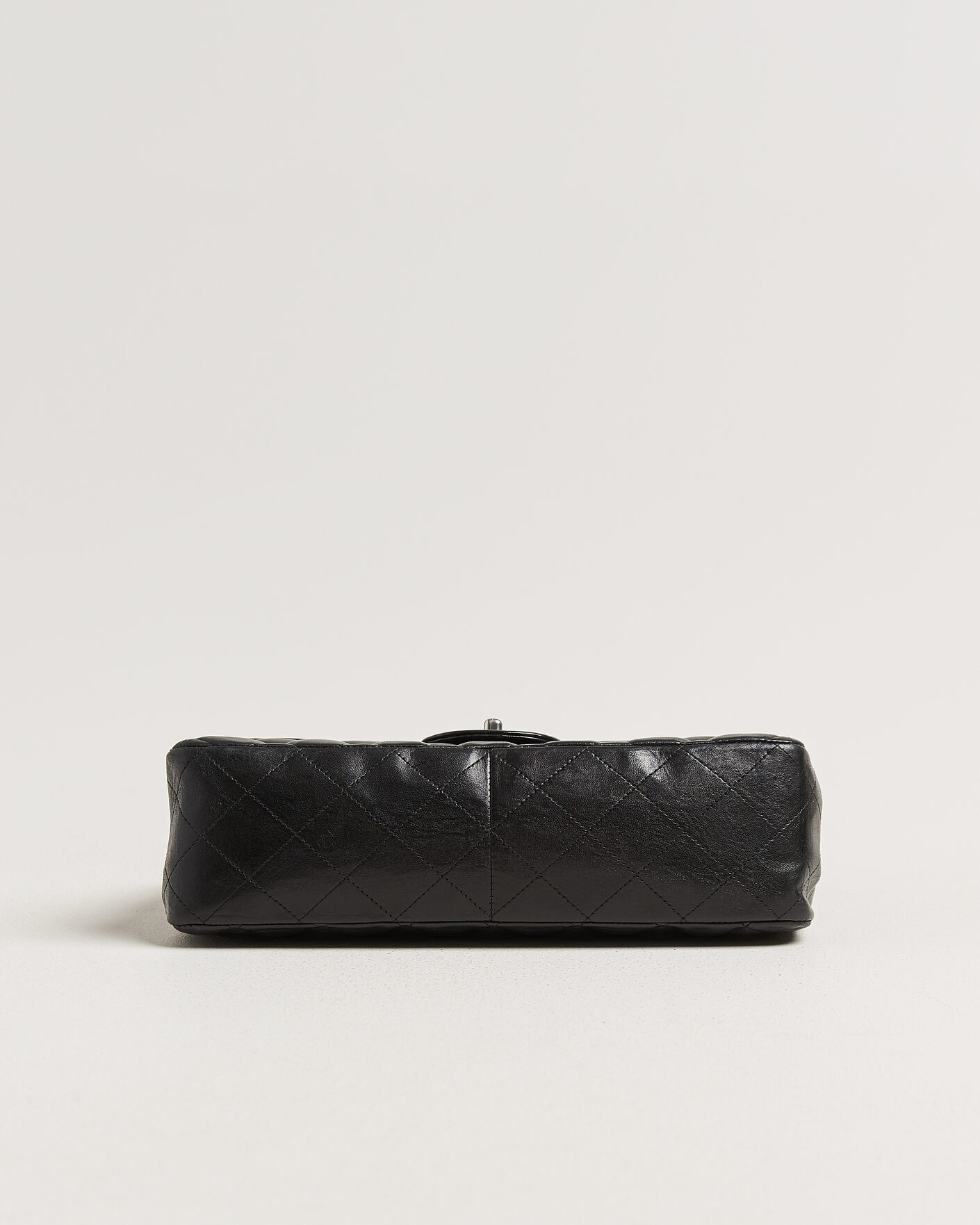 Herr | Pre-Owned & Vintage Bags | Chanel Pre-Owned | Classic Jumbo Single Flap Bag Lambskin Black