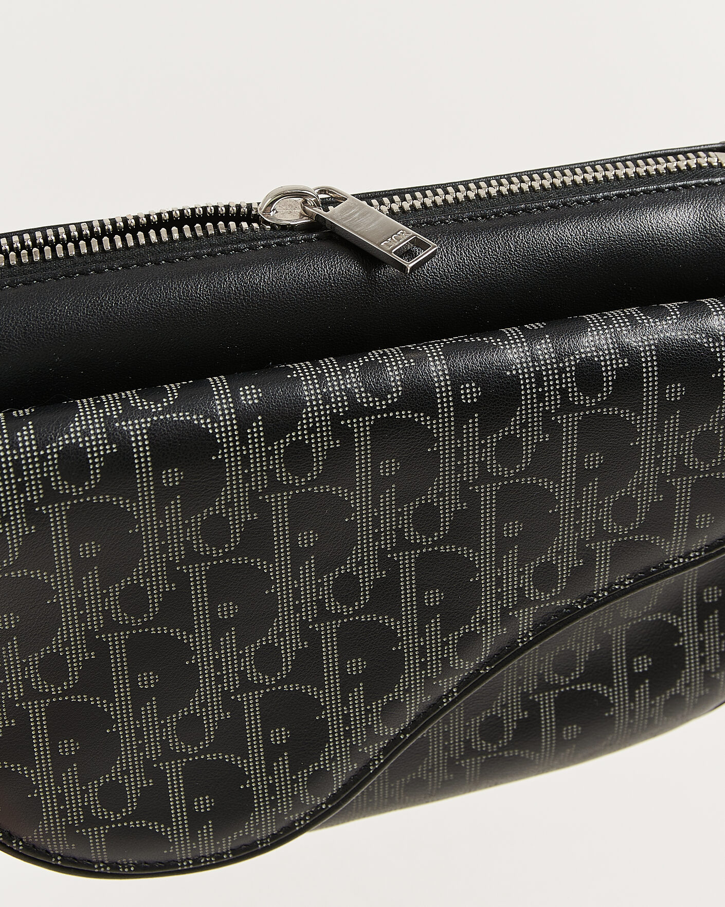 Herr | Pre-Owned & Vintage Bags | Dior Pre-Owned | Saddle Bag Oblique Leather Black