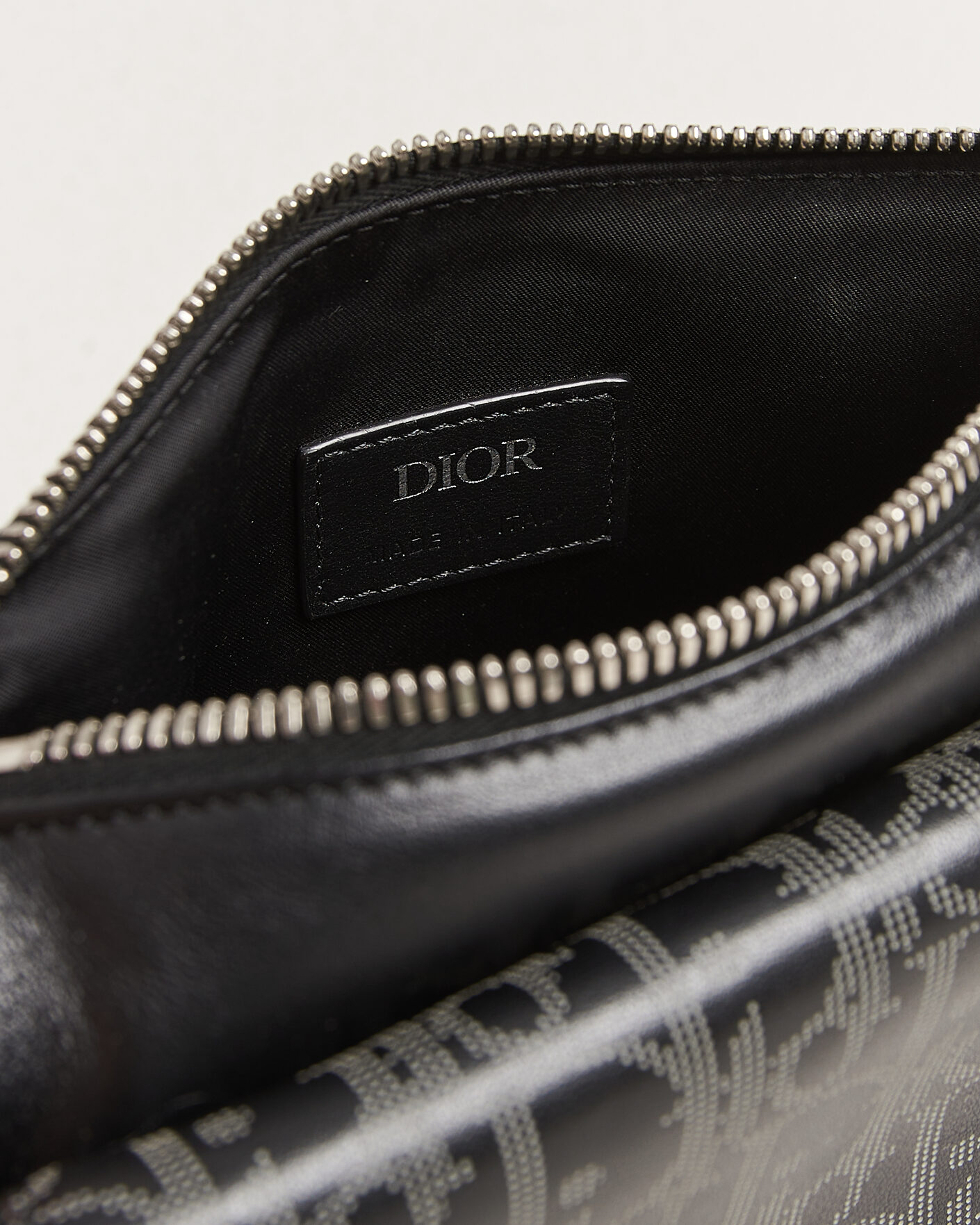 Herr | Pre-Owned & Vintage Bags | Dior Pre-Owned | Saddle Bag Oblique Leather Black