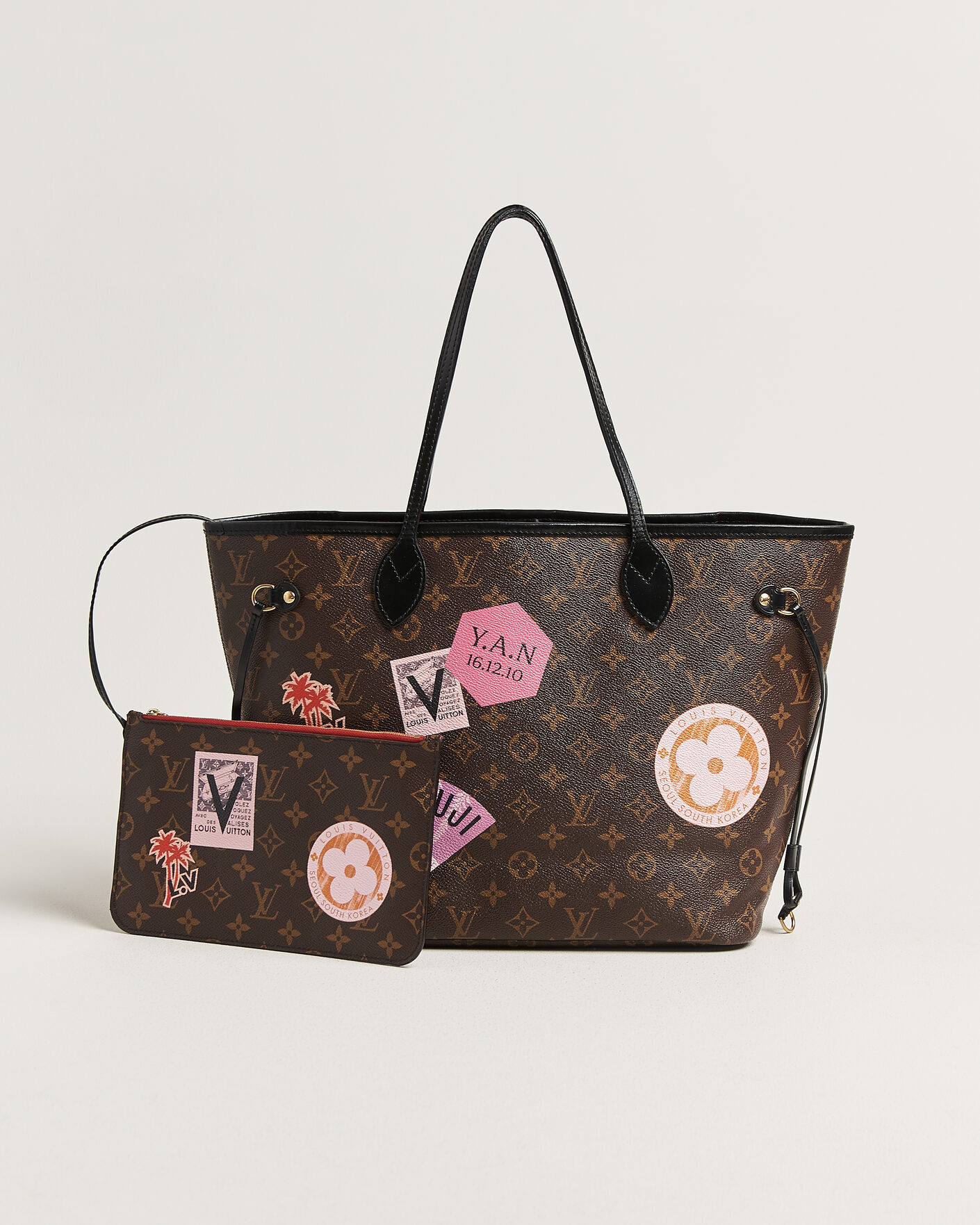 Herr | Pre-Owned & Vintage Bags | Louis Vuitton Pre-Owned | Neverfull MM World Tour Japan Monogram