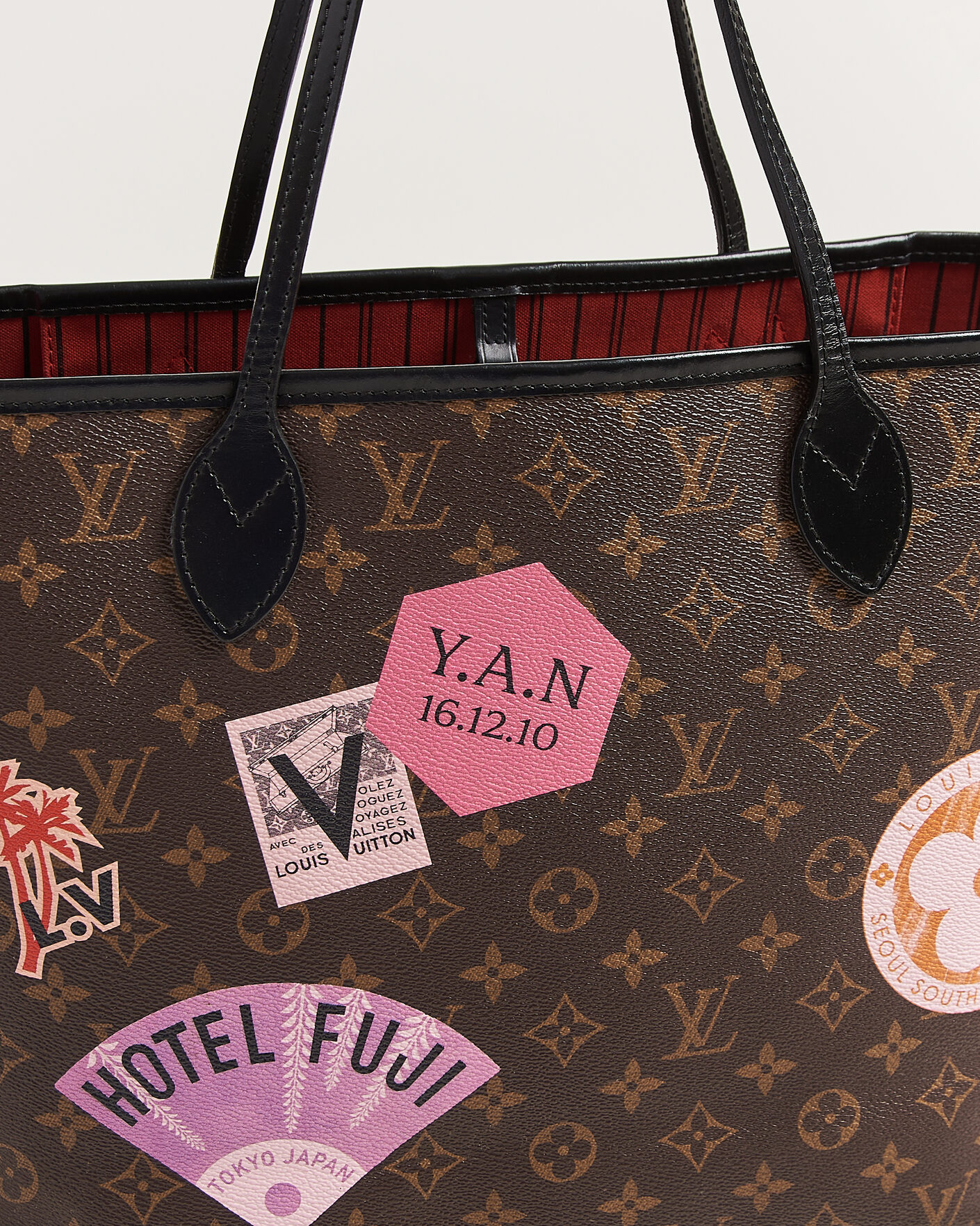 Herr | Pre-Owned & Vintage Bags | Louis Vuitton Pre-Owned | Neverfull MM World Tour Japan Monogram