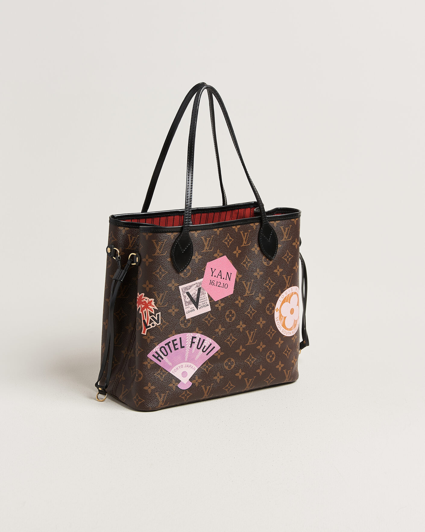 Herr | Pre-Owned & Vintage Bags | Louis Vuitton Pre-Owned | Neverfull MM World Tour Japan Monogram