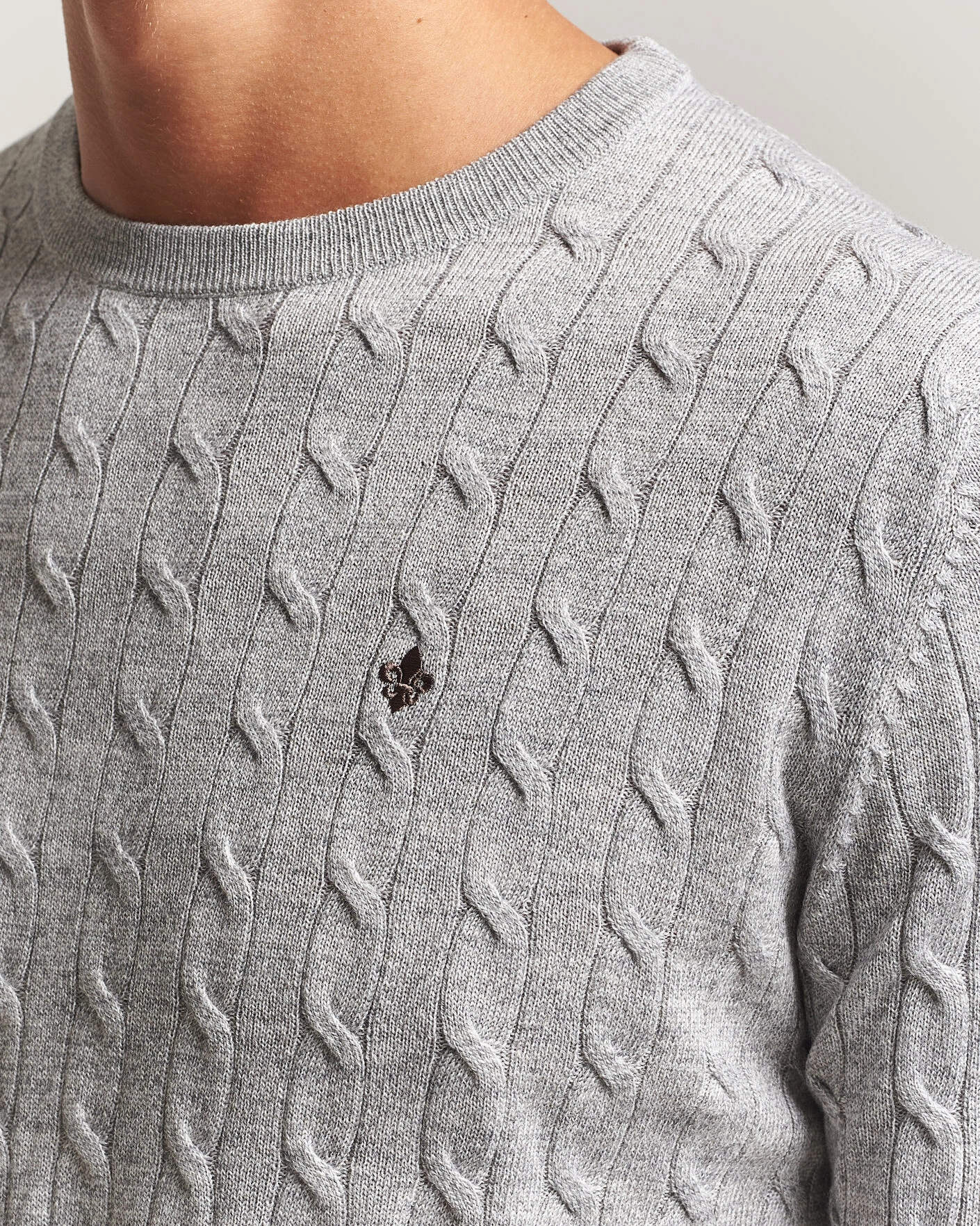 Herr | Tröjor | Morris | Merino Cable O-Neck Mid Grey