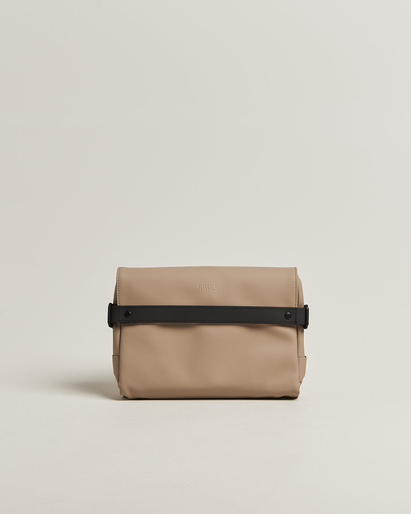 Herr | Väskor | RAINS | OTG Washbag Beige