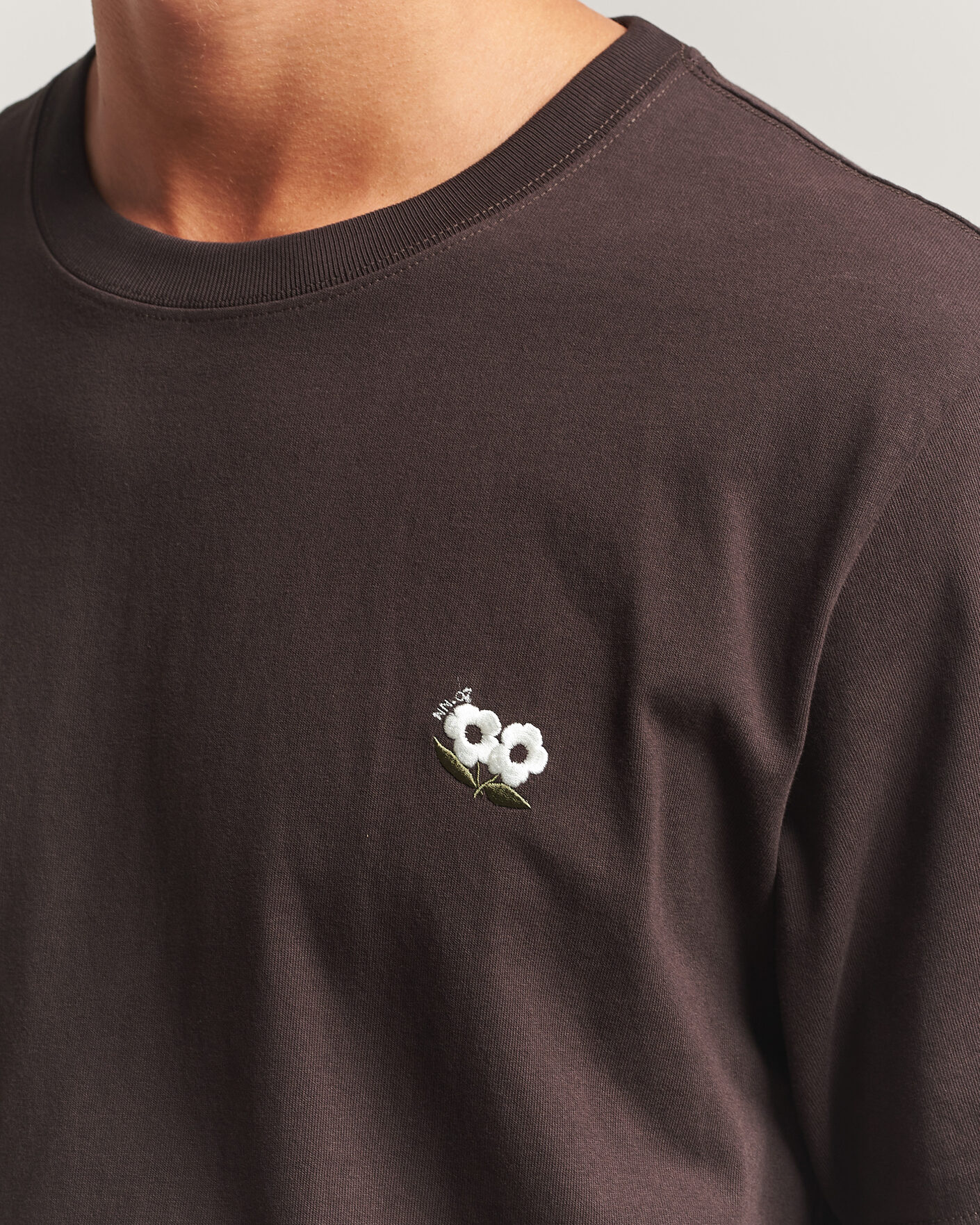 Herr | T-Shirts | NN07 | Jett Embroidered Crew Neck T-Shirt Deep Truffle