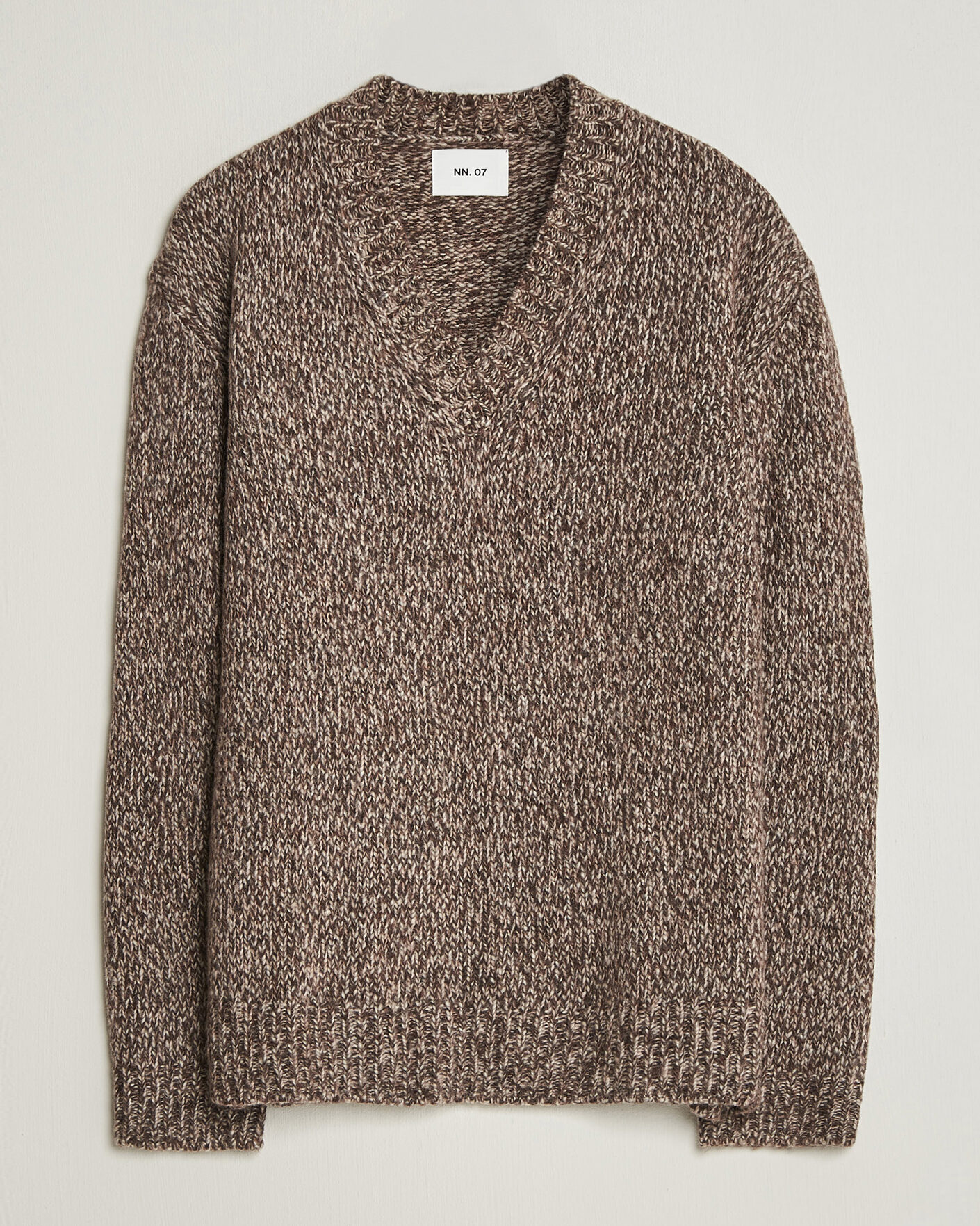 Herr | Tröjor | NN07 | Flint Wool Knitted V-Neck Deep Truffle