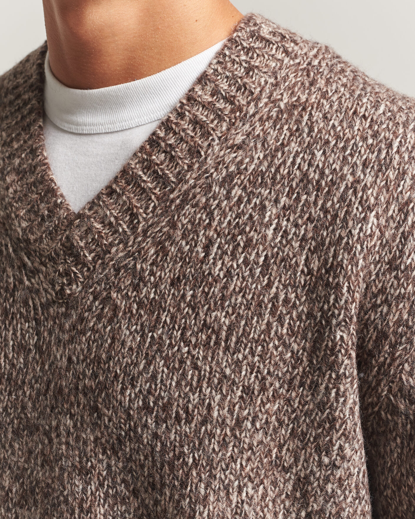 Herr | Tröjor | NN07 | Flint Wool Knitted V-Neck Deep Truffle