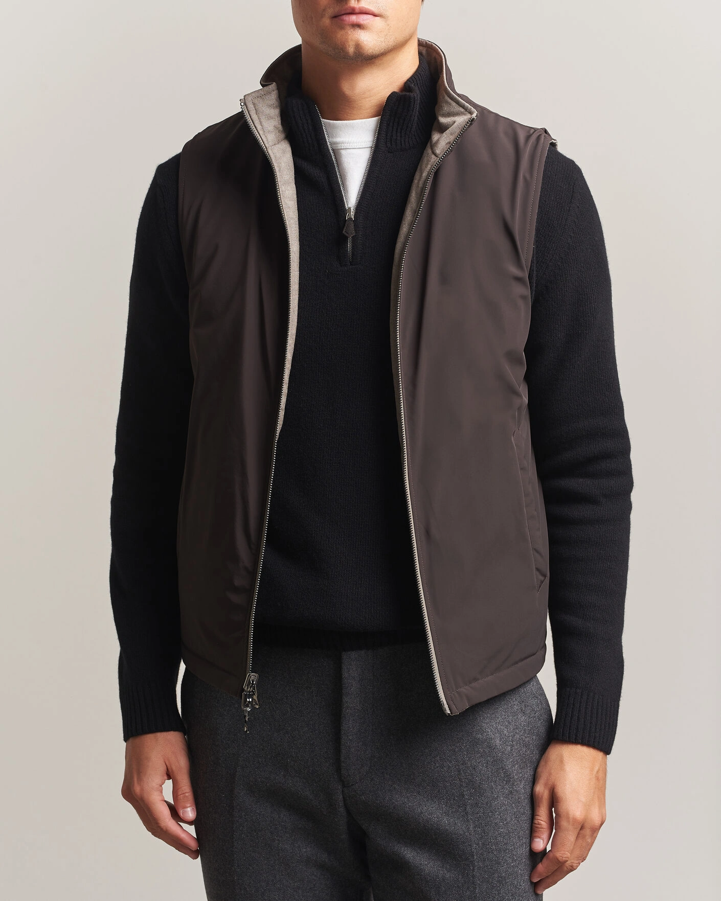 Herr | Västar | Oscar Jacobson | Nylon/Wool Reversible Vest Taupe