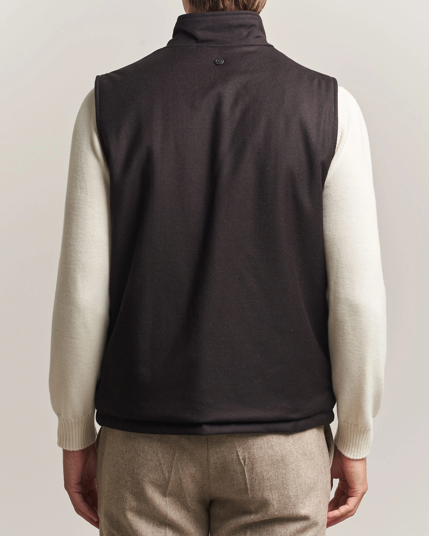 Herr | Västar | Oscar Jacobson | Nylon/Wool Reversible Vest Brown