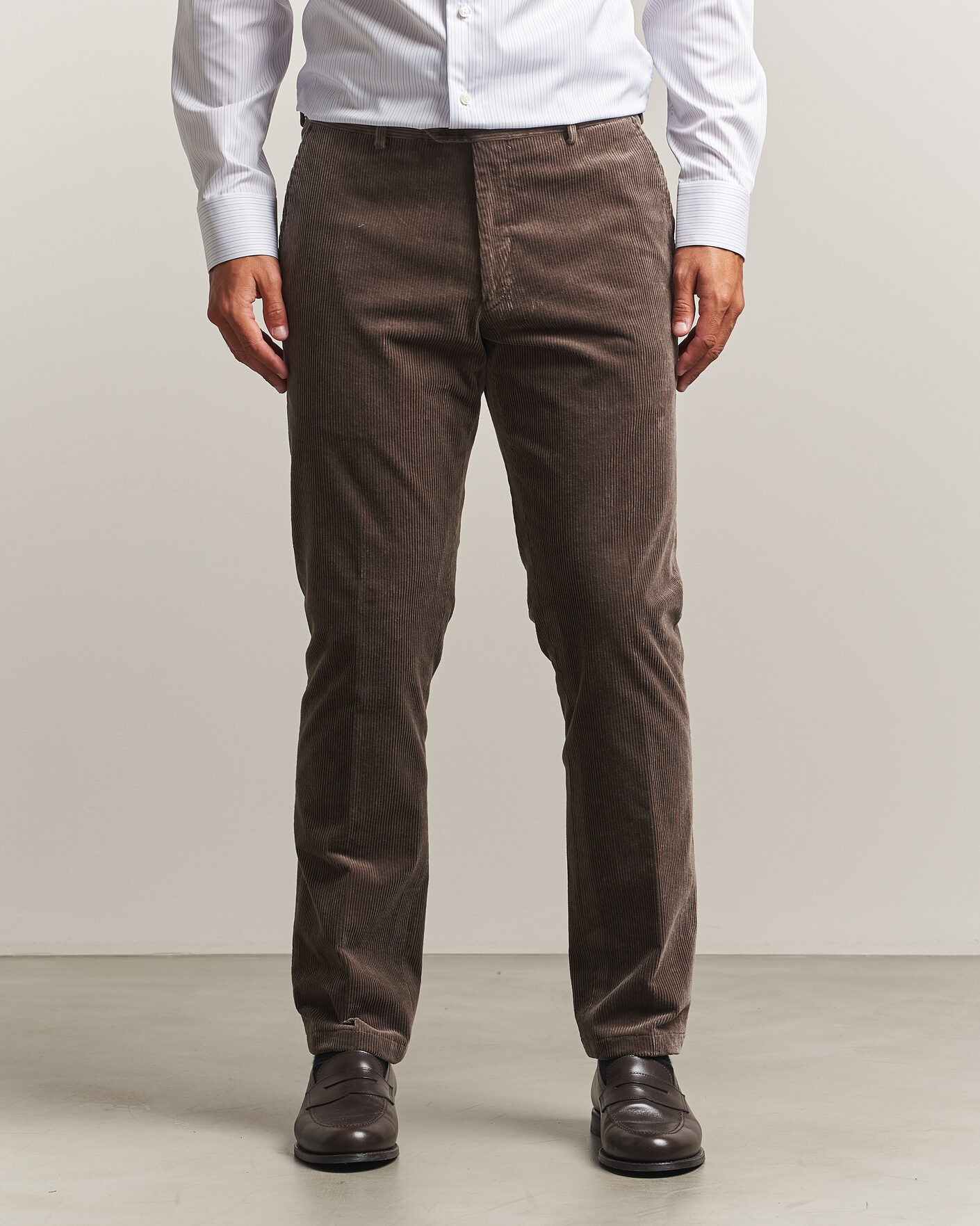 Herr | Byxor | Oscar Jacobson | Dandy Corduroy Trousers Taupe