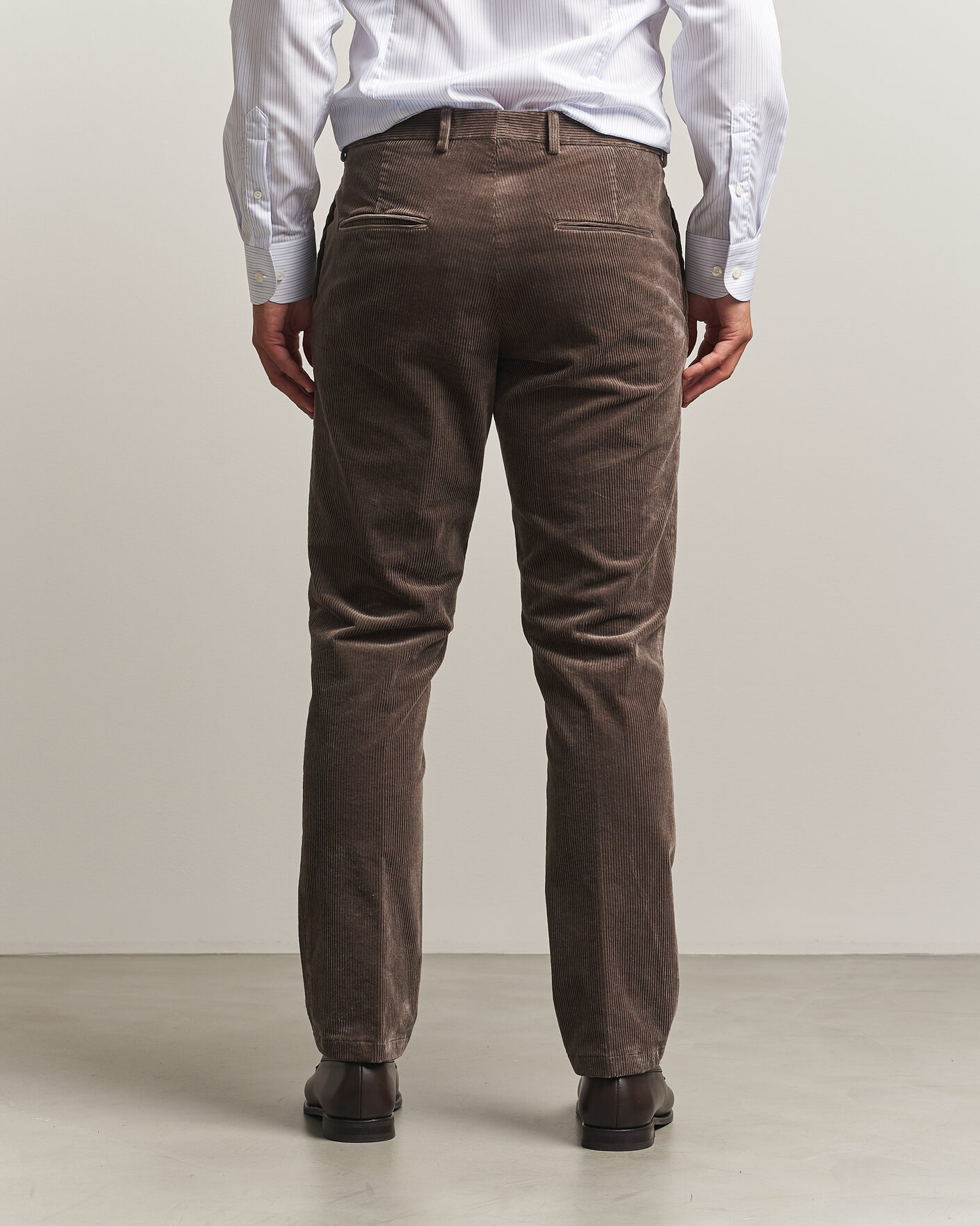 Herr | Byxor | Oscar Jacobson | Dandy Corduroy Trousers Taupe
