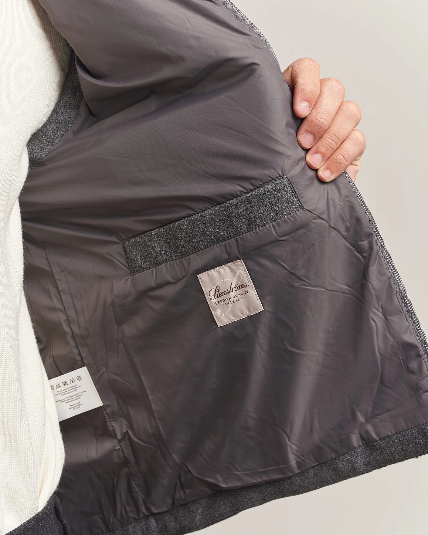 Herr | Västar | Stenströms | Wool Alcantara Detail Light Padded Vest Grey