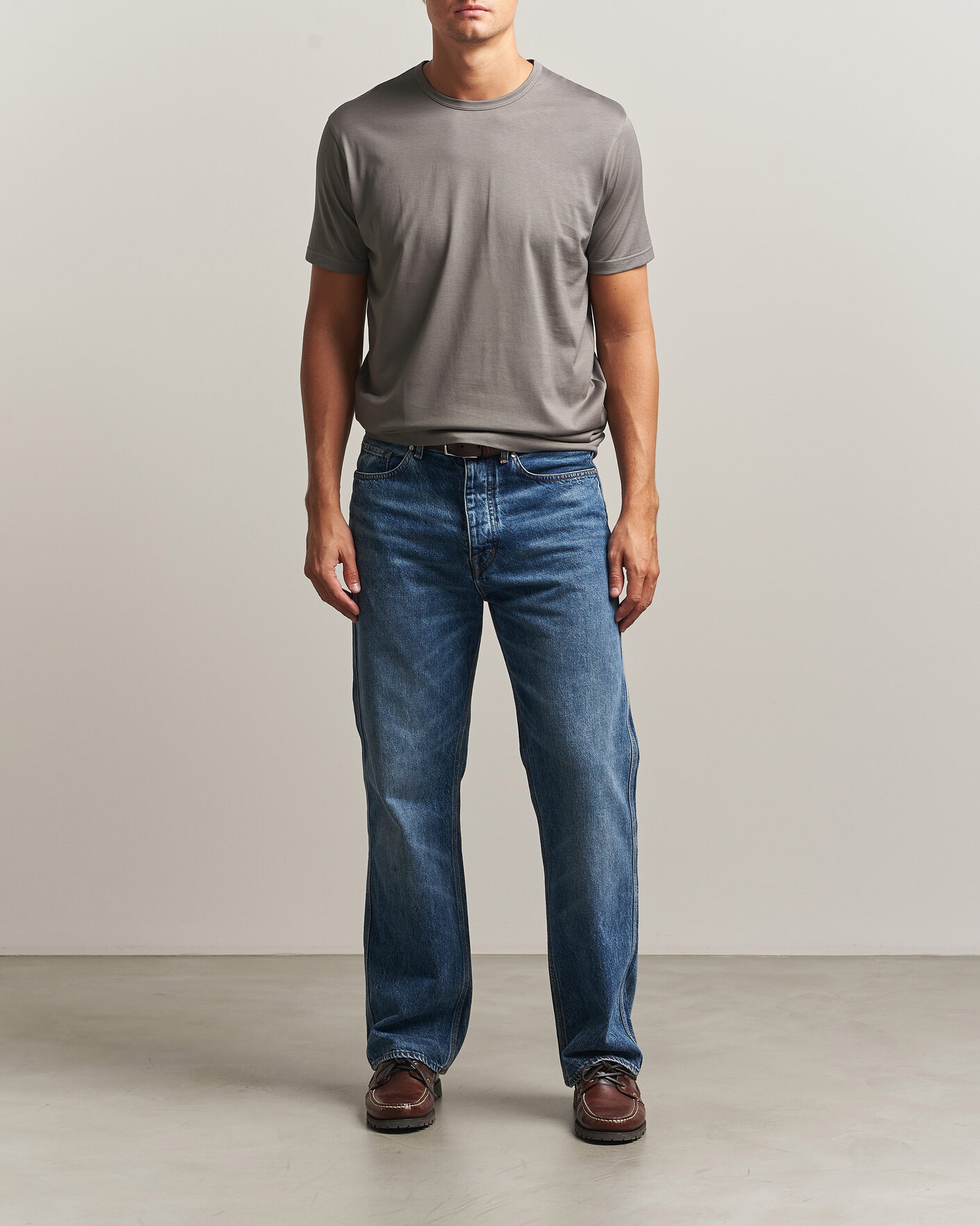 Herr | T-Shirts | Sunspel | Crew Neck Q82 Cotton T-Shirt Smoke Grey