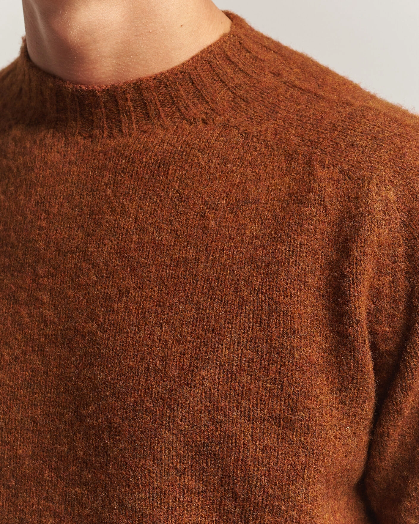 Herr | Tröjor | Sunspel | Brushed Shetland Crew Neck Dark Tabacco