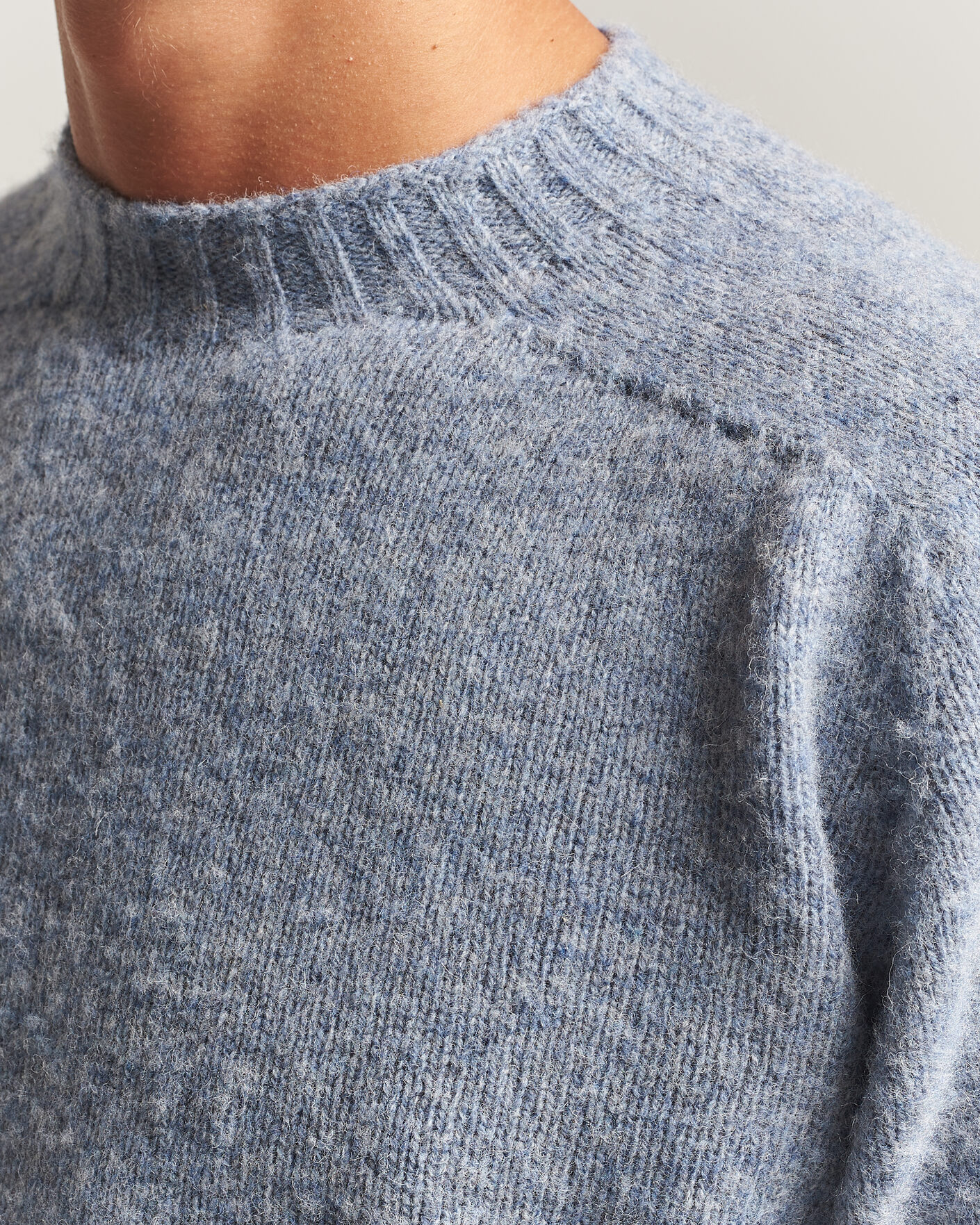 Herr | Tröjor | Sunspel | Brushed Shetland Crew Neck Powder Blue