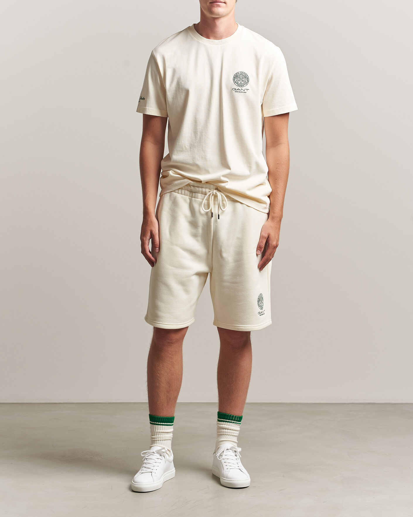 Herr | T-Shirts | Gant | Tournament Crew Neck T-Shirt Cream