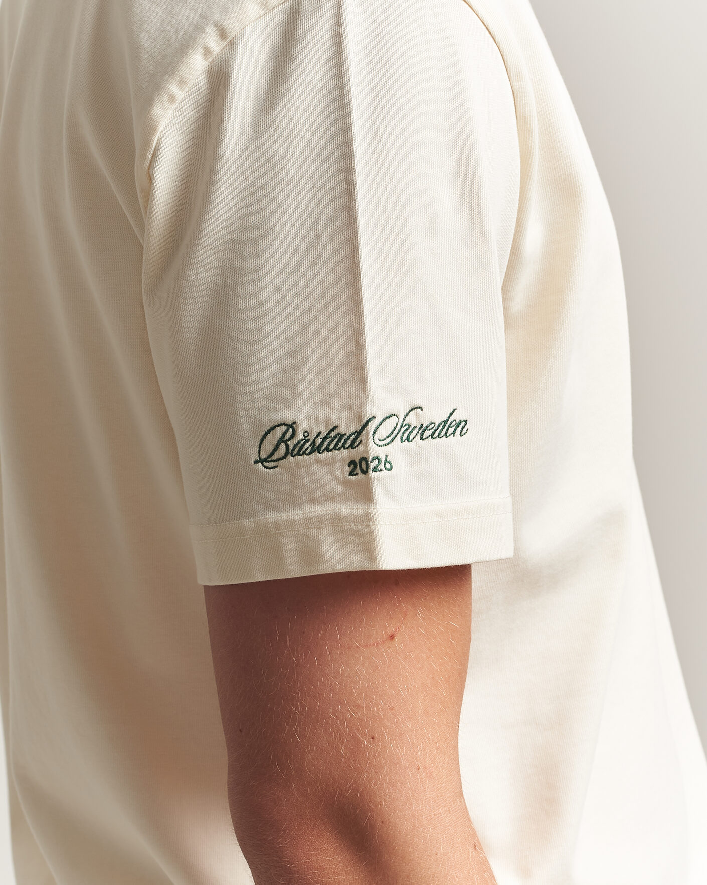 Herr | T-Shirts | Gant | Tournament Crew Neck T-Shirt Cream