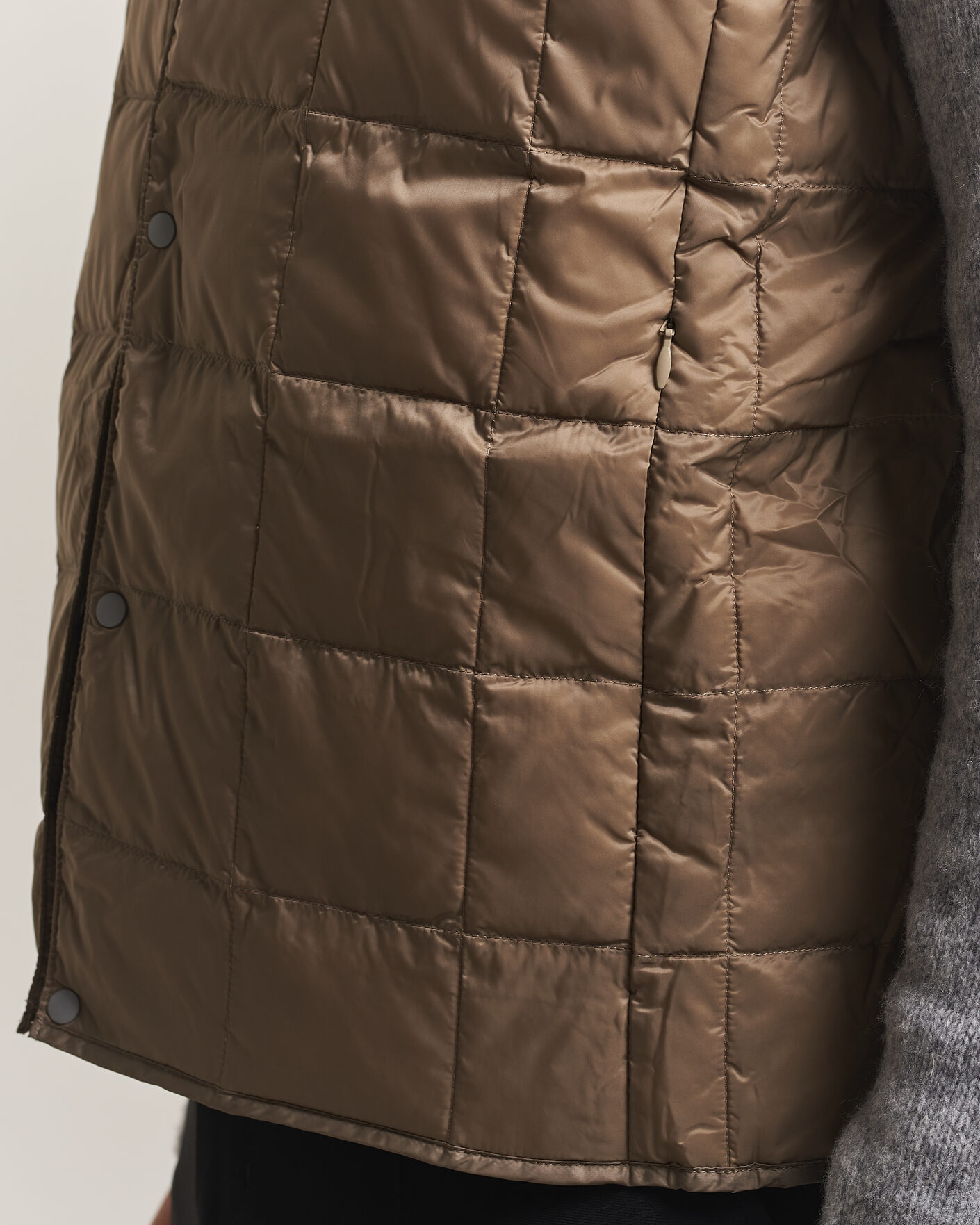 Herr | Västar | TAION | V-Neck Lightweight Down Vest Khaki