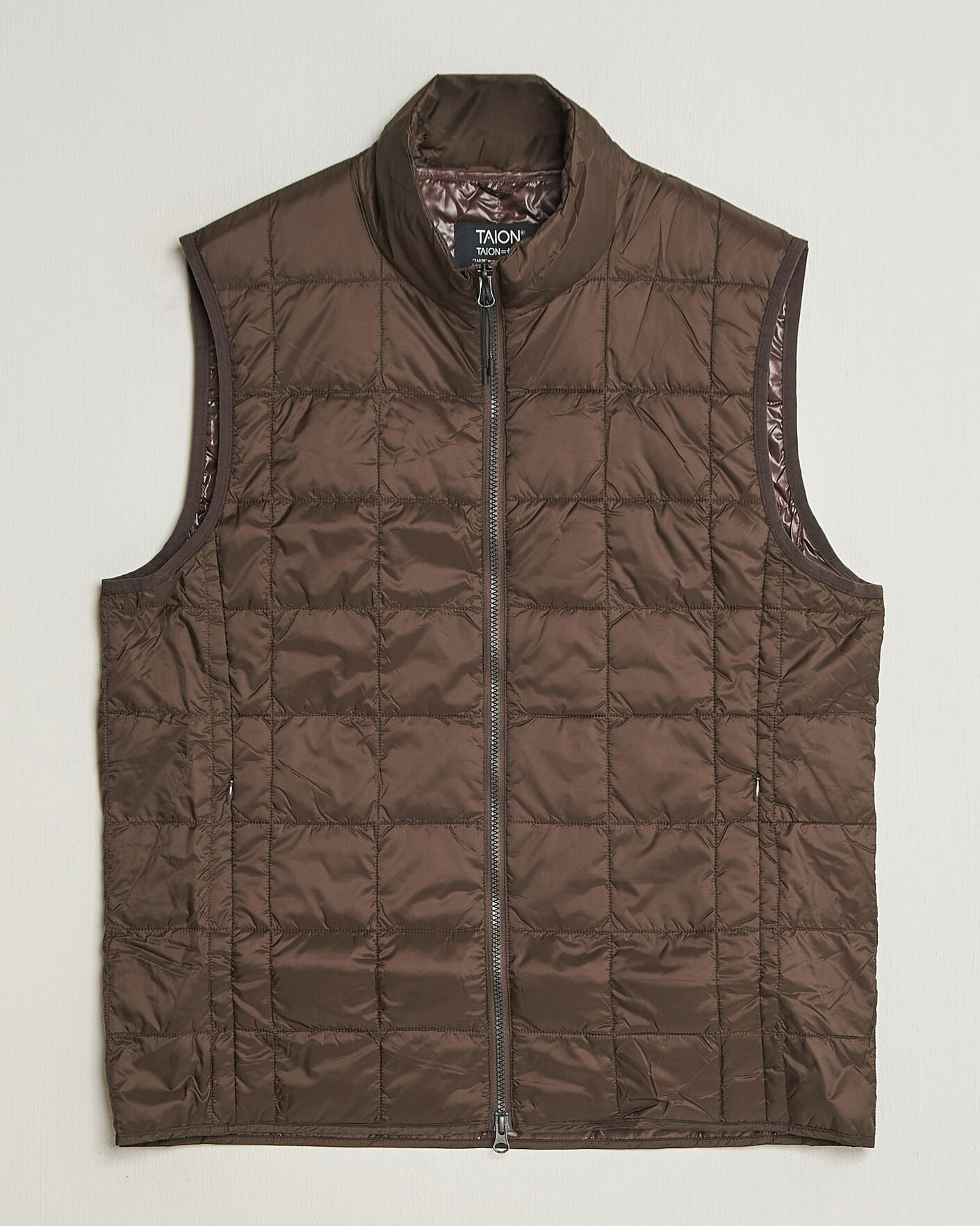 Herr | Västar | TAION | High Neck Full Zip Lightweight Down Vest Dark Choco