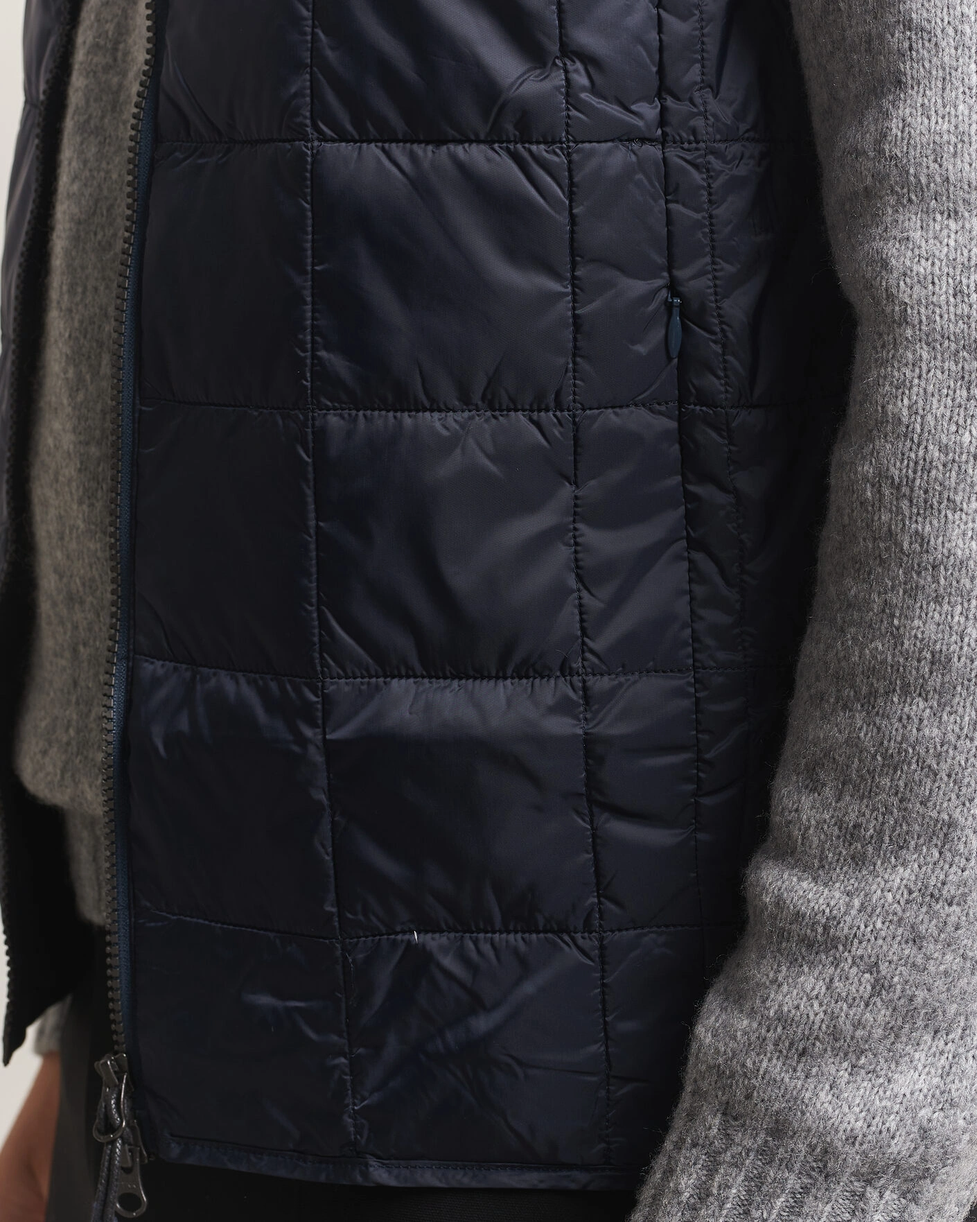 Herr | Västar | TAION | High Neck Full Zip Lightweight Down Vest Dark Navy